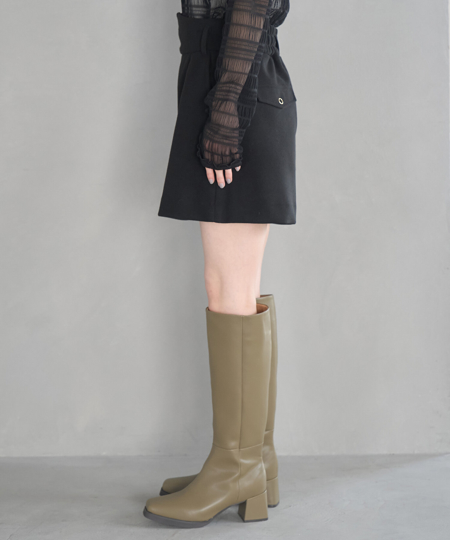 VIS「【STAYC SIEUN / SUMIN着用】【ViVi11月号掲載】ハイウエスト圧縮ショートパンツ」|スラックス|