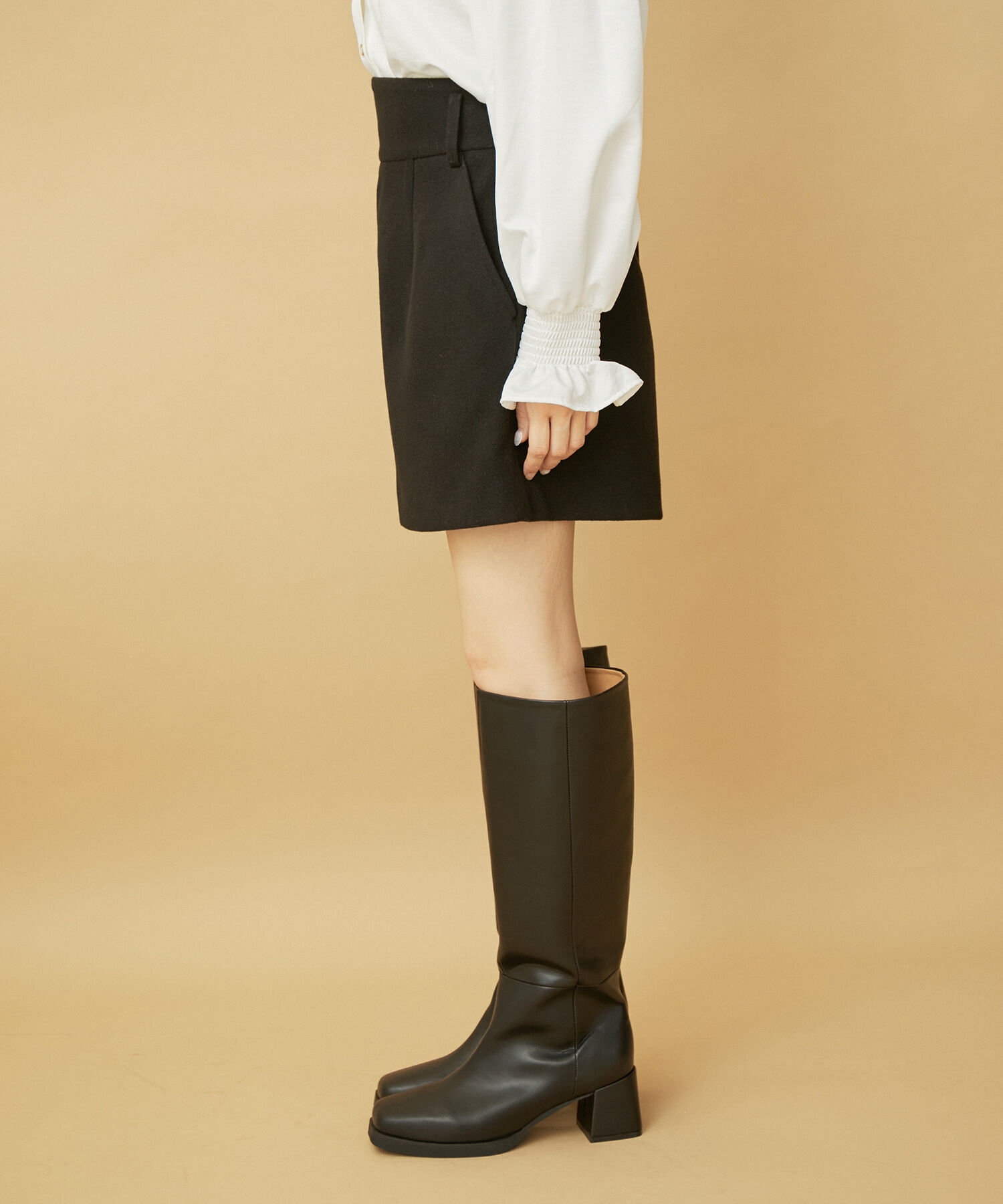 VIS「【STAYC SIEUN / SUMIN着用】【ViVi11月号掲載】ハイウエスト圧縮ショートパンツ」|スラックス|