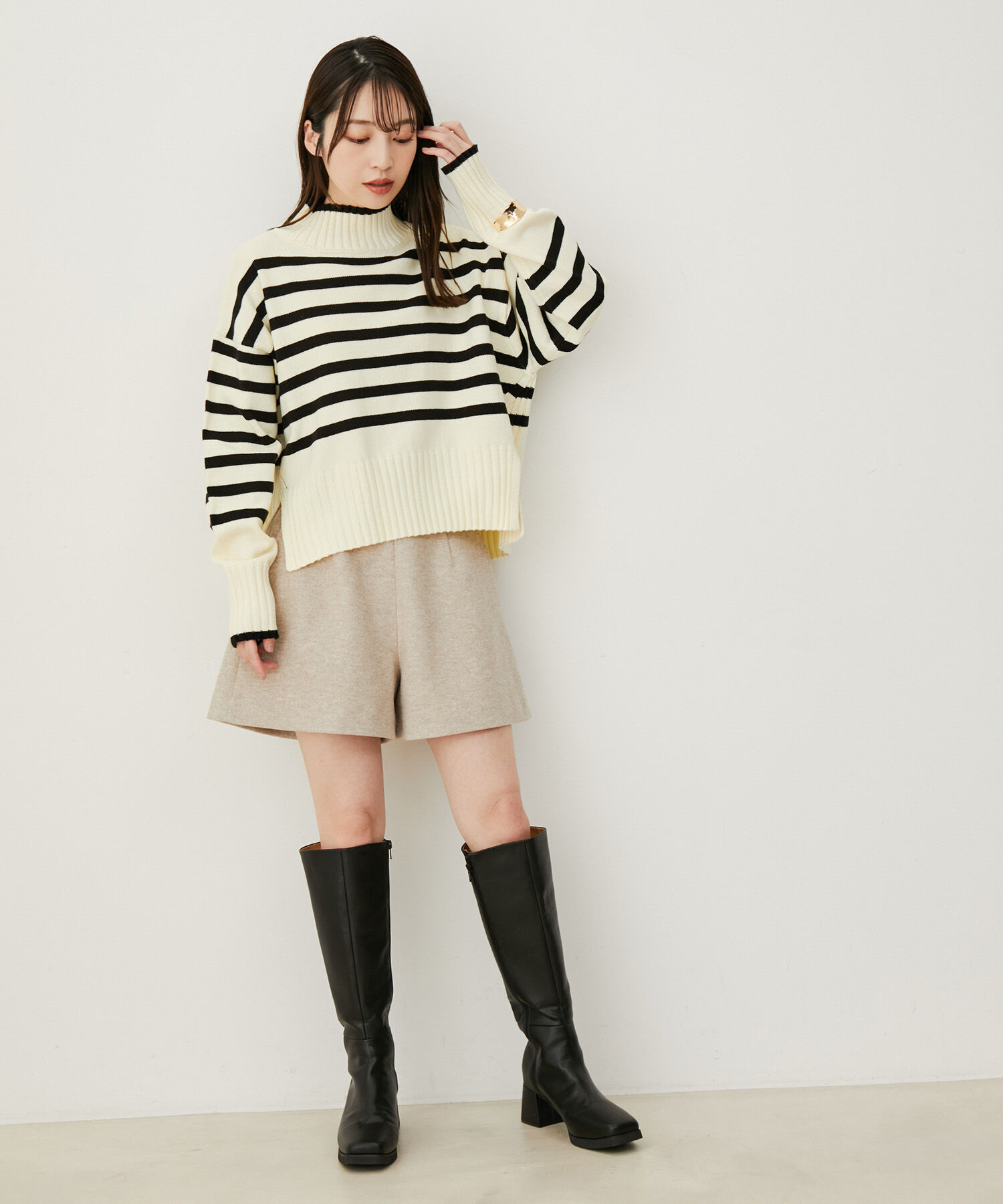 VIS「【STAYC SIEUN / SUMIN着用】【ViVi11月号掲載】ハイウエスト圧縮ショートパンツ」|スラックス|