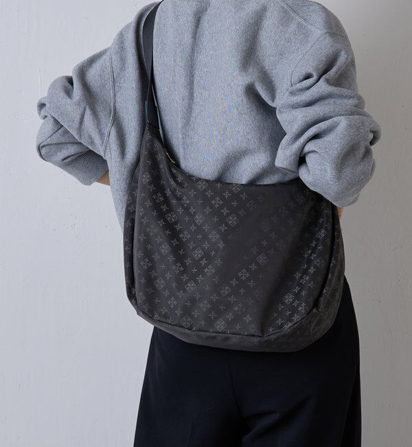  「クラウズナイロンラウンドビッグショルダーバッグ」|ショルダー・メッセンジャー|