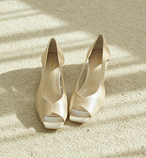 AU BANNISTER「バタフライカット スクエア オープントゥ パンプス」|パンプス|