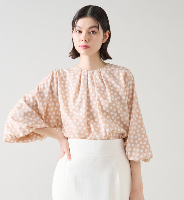 TIARA「ランダムスクエアプリントブラウス」|シャツ・ブラウス|ピンクベージュ