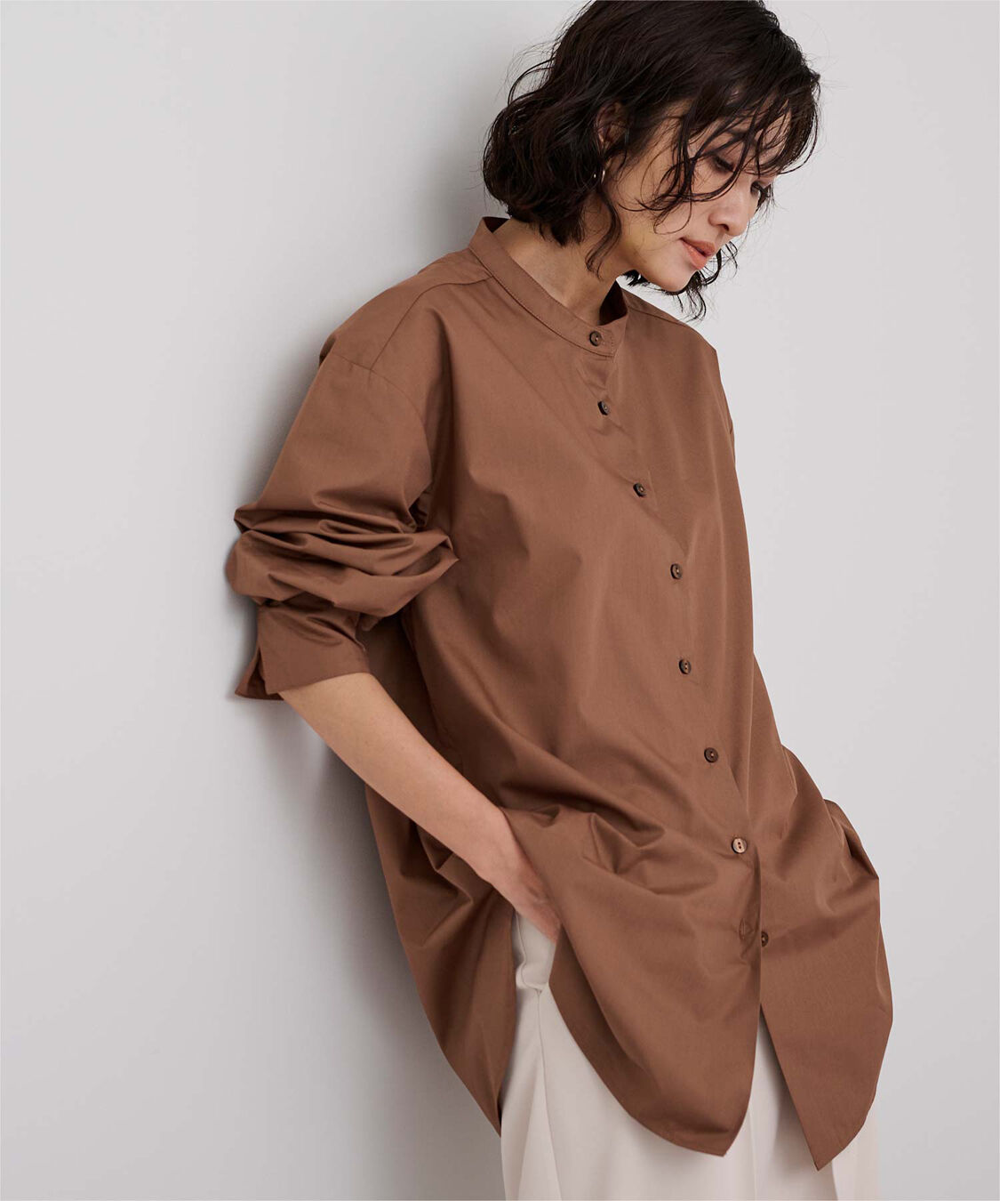 ur's「釦バックスリットチュニックシャツ」|シャツ・ブラウス|ブラウン