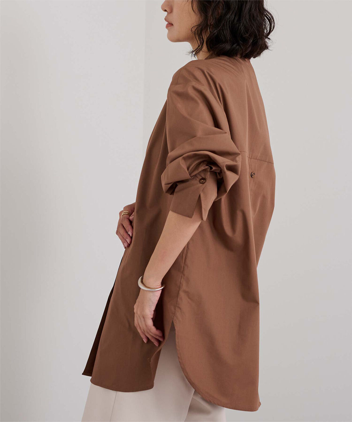 ur's「釦バックスリットチュニックシャツ」|シャツ・ブラウス|