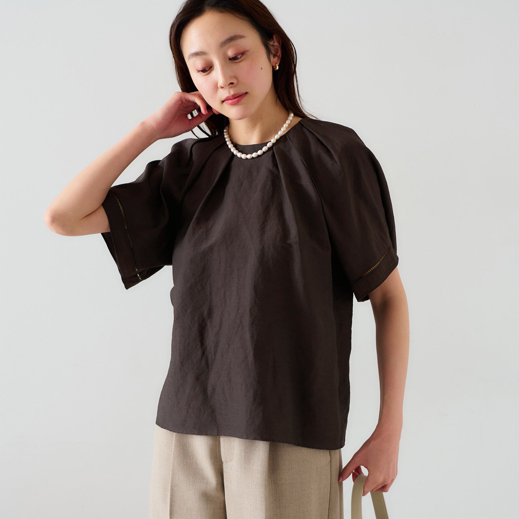 UNTITLED「【セットアップ可能】リネン混 タックブラウス」|シャツ・ブラウス|
