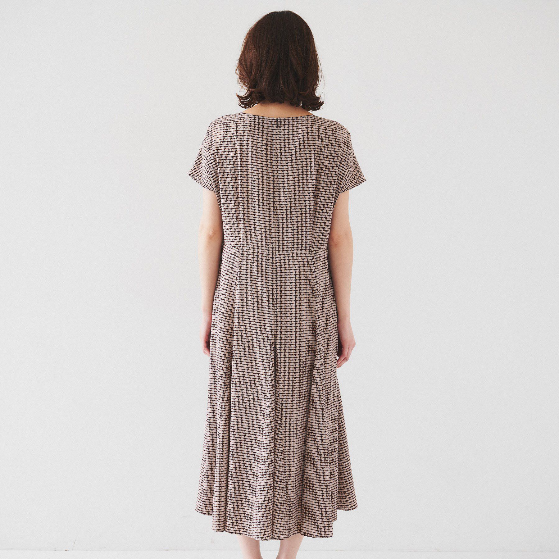 UNTITLED「【きれいめ/洗える/夏ワンピ】ジオメトリック柄ワンピース」|ワンピース|