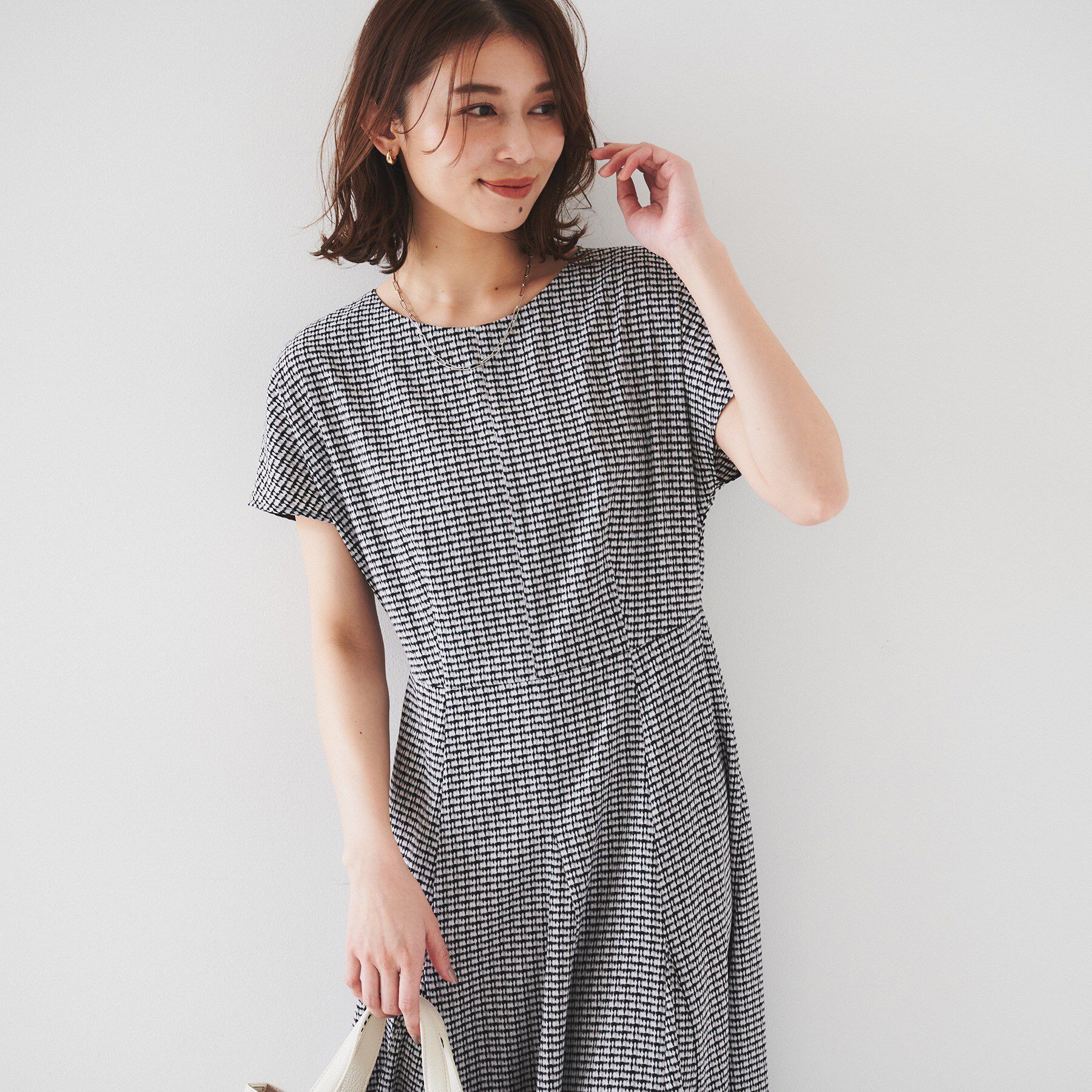 UNTITLED「【きれいめ/洗える/夏ワンピ】ジオメトリック柄ワンピース」|ワンピース|