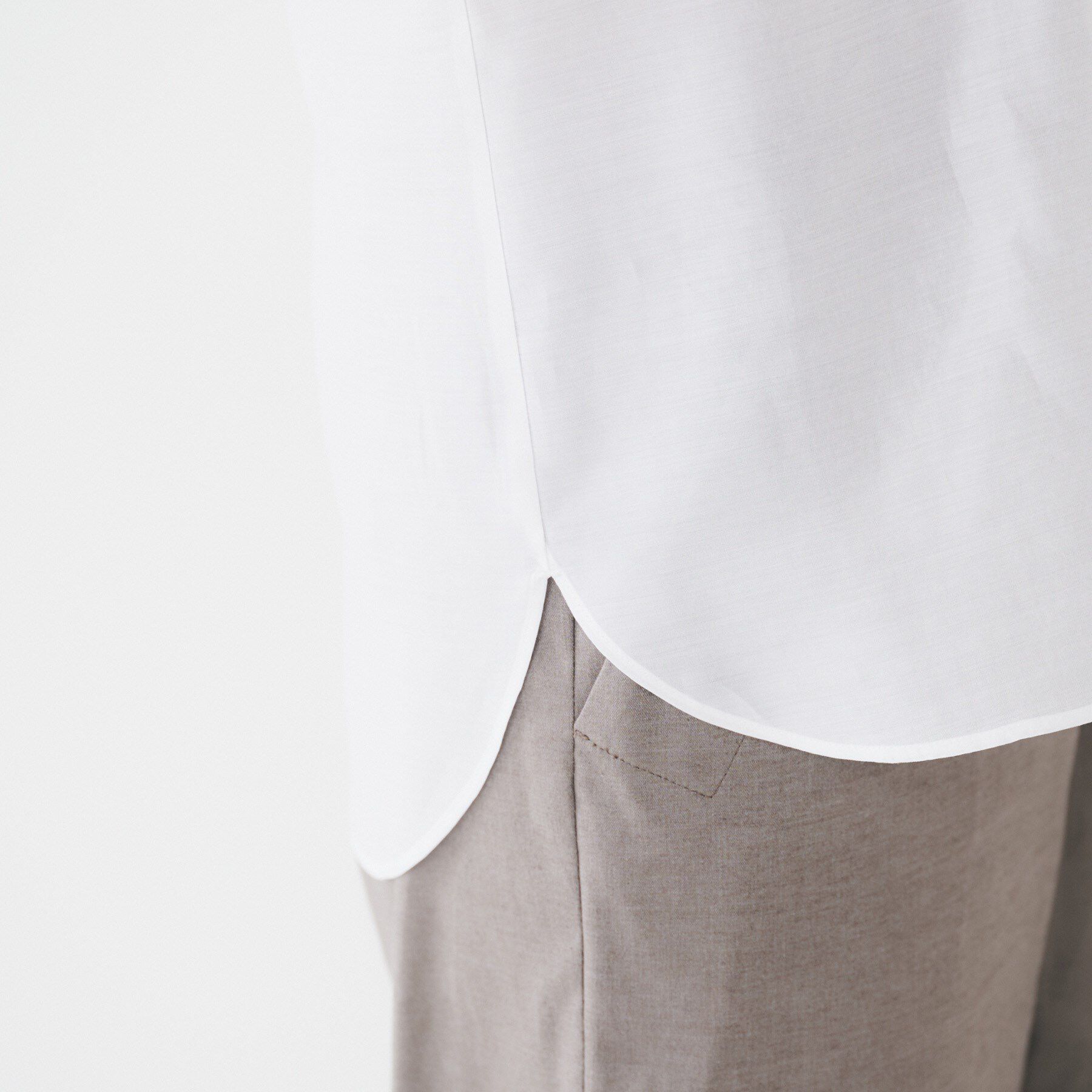 UNTITLED「【オンオフ/二の腕カバー】オーガンジーラッフルブラウス」|シャツ・ブラウス|