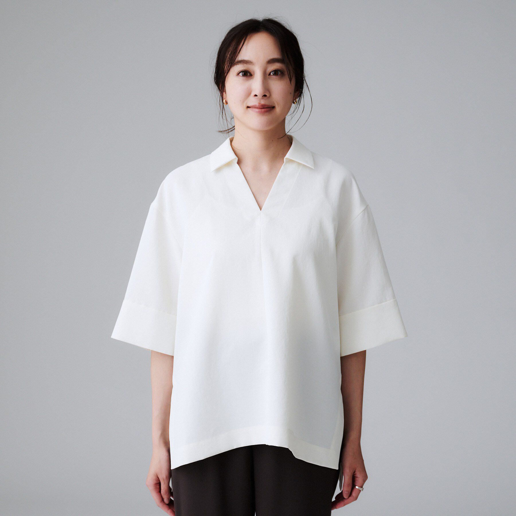 UNTITLED「【UVカット/接触冷感/吸水速乾/ゆったり】V開きネックシャツ」|シャツ・ブラウス|