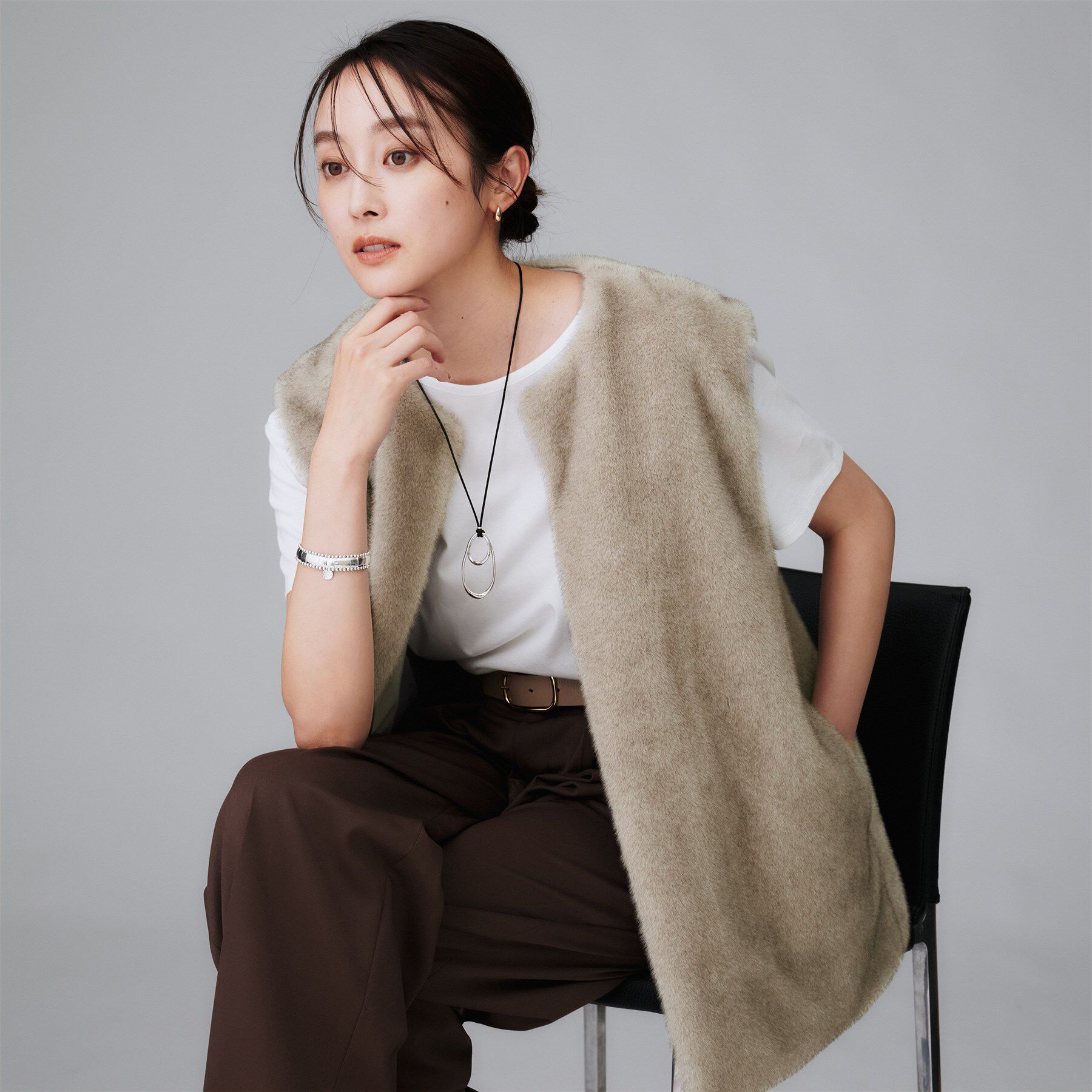 UNTITLED「【トレンド/ジレ】フェイクファーベスト」|ベスト・ジレ|ライトベージュ(05