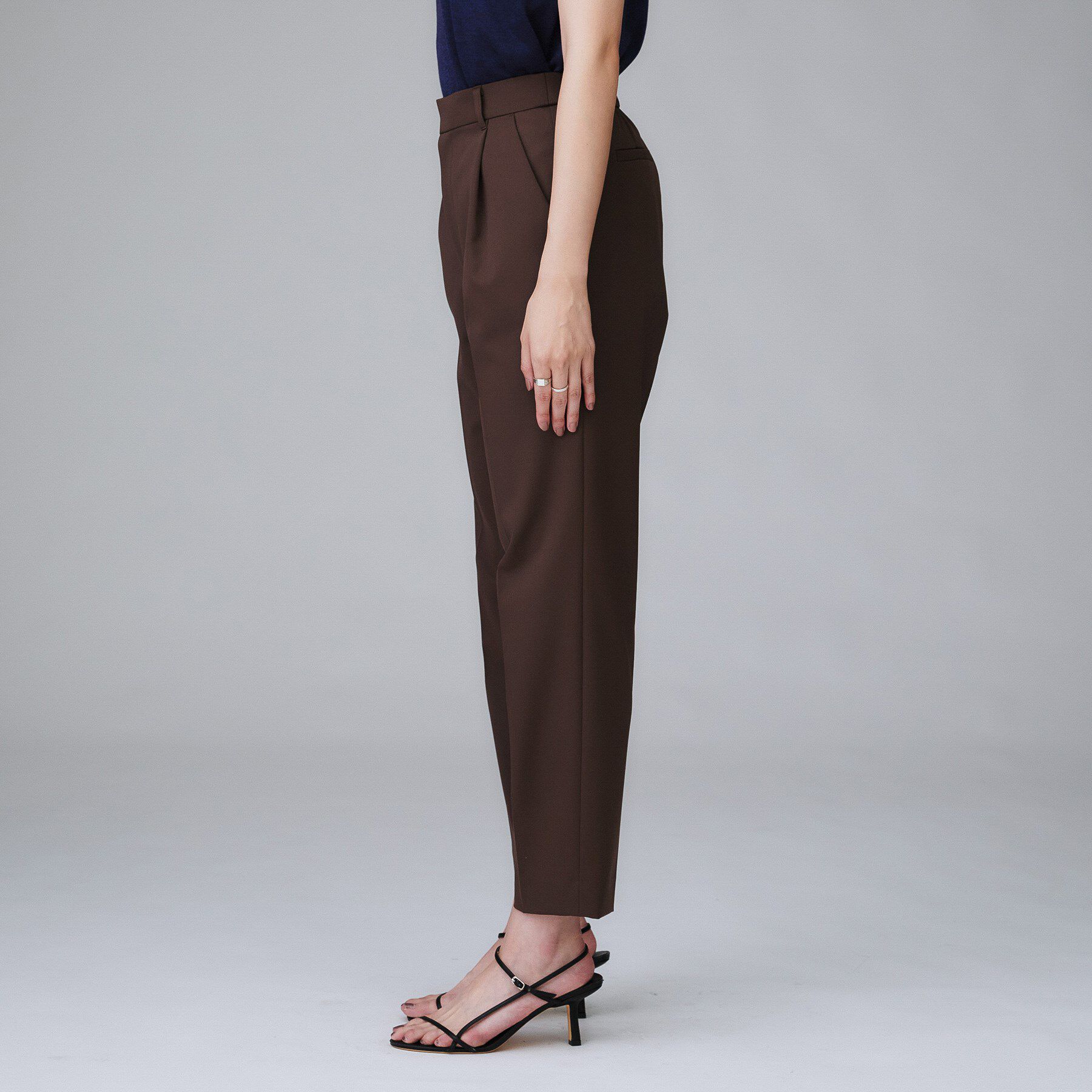 UNTITLED「【はっ水/後ろウエストゴム/洗える】ストレッチテーパードパンツ」|その他|