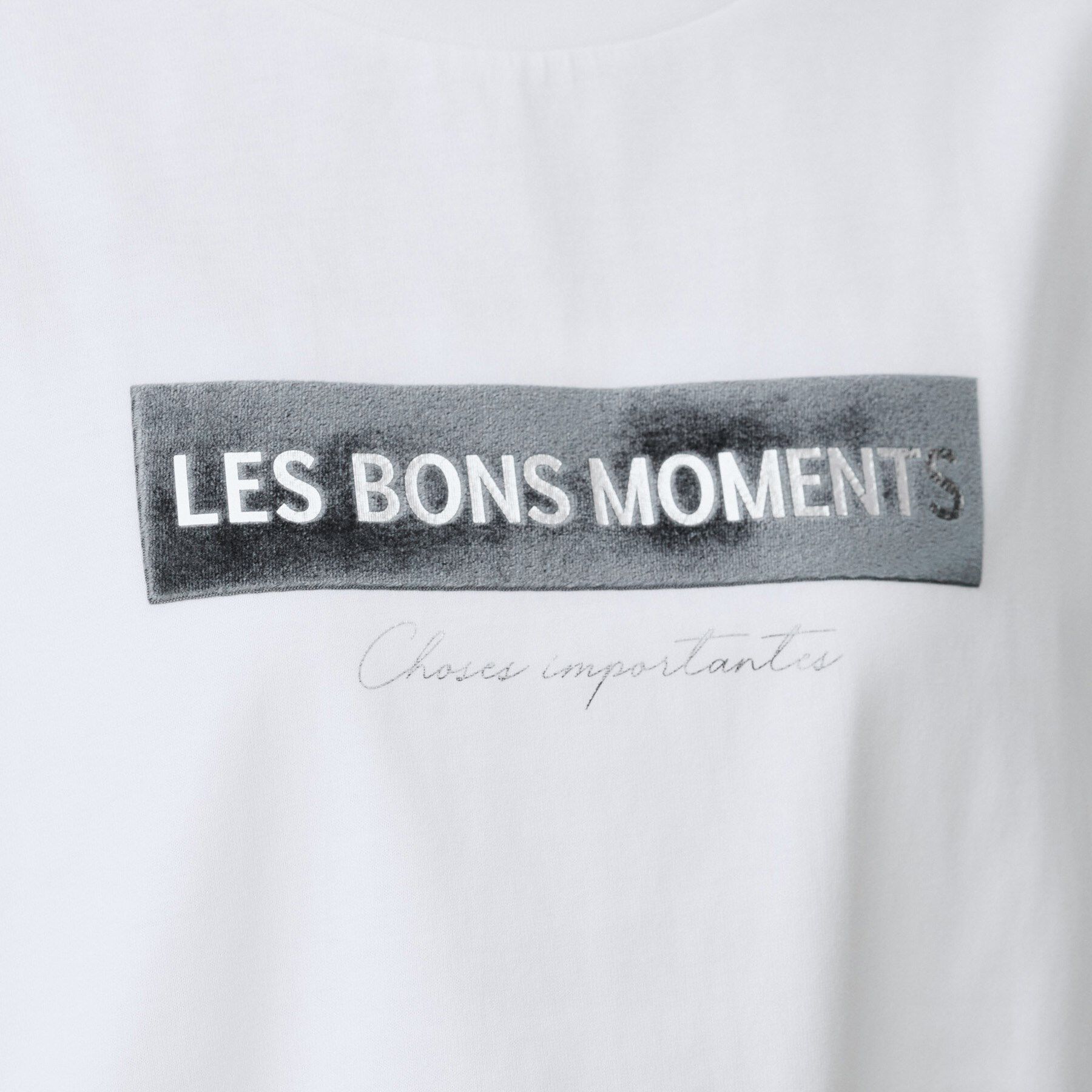 UNTITLED「【コットン100/ゆったり/ショート丈/洗える】ベロアロゴTシャツ」|Tシャツ・カットソー|