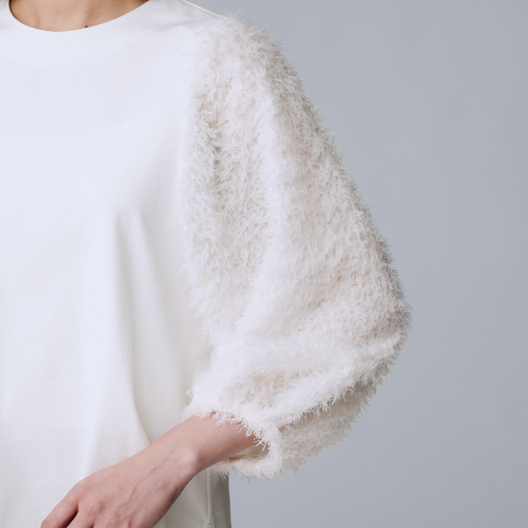 UNTITLED「【丸首/Tシャツ風/短丈】シャギースリーブ ポンチカットソー」|Tシャツ・カットソー|