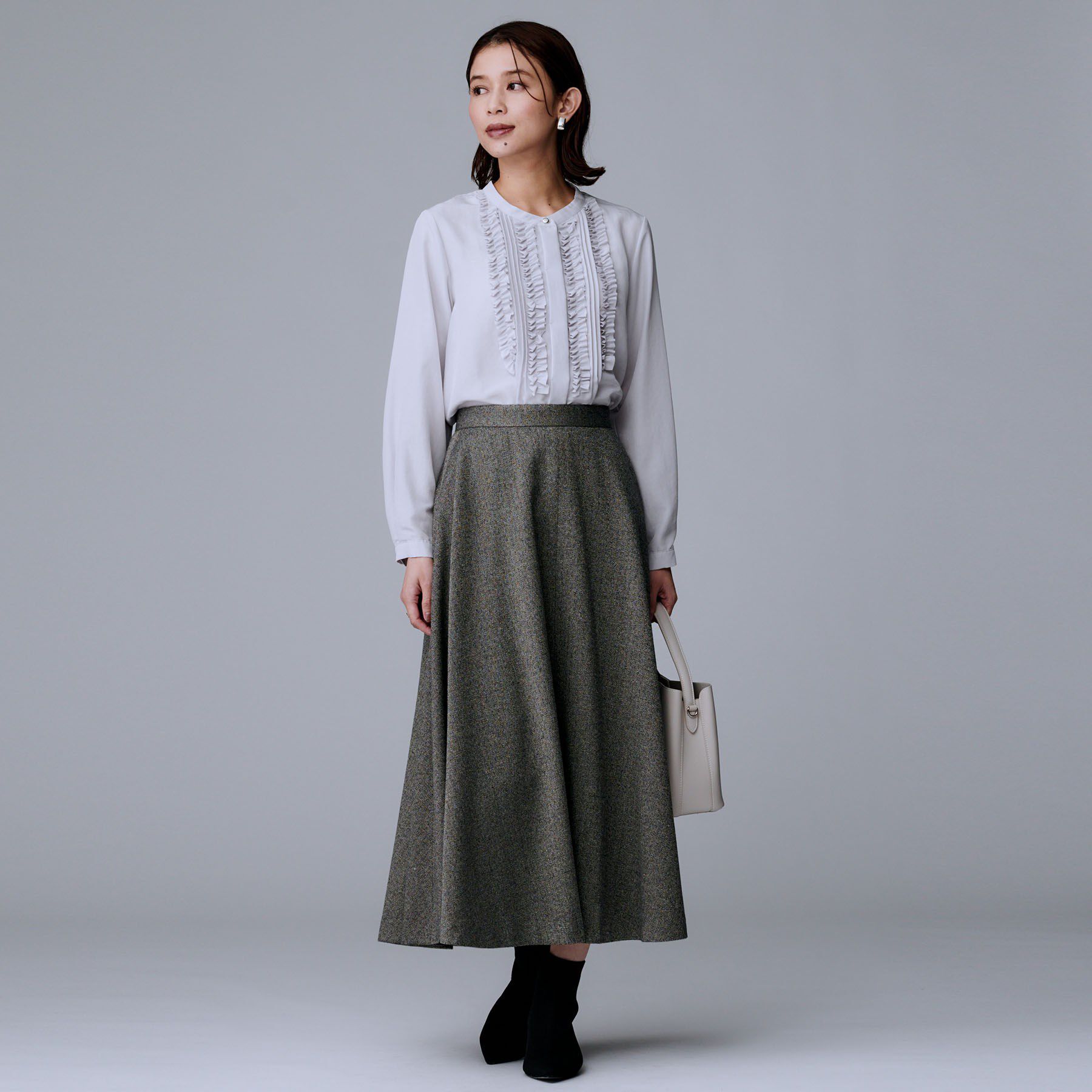UNTITLED「【ミディ丈/ウール混】クラシカルヘリンボーン　ラメスカート」|スカート|