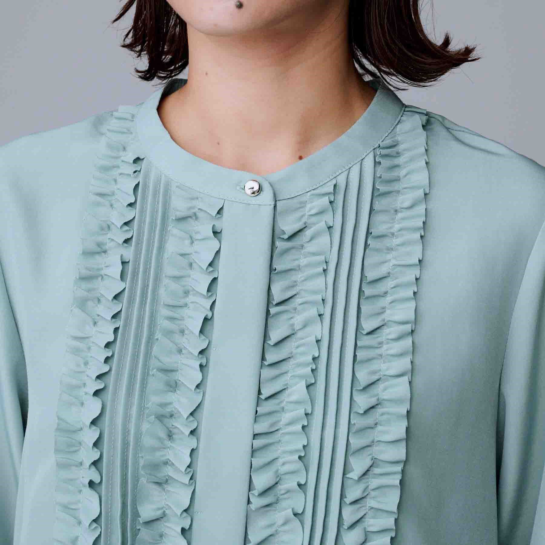 UNTITLED「【1枚で着映え/オンオフ着回し】フリルサテンブラウス」|シャツ・ブラウス|