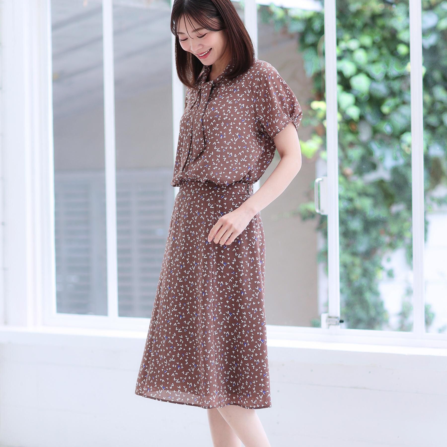 Reflect「【マシンウォッシュ可／セットアップ可】ボウタイプリントブラウス」|シャツ・ブラウス|