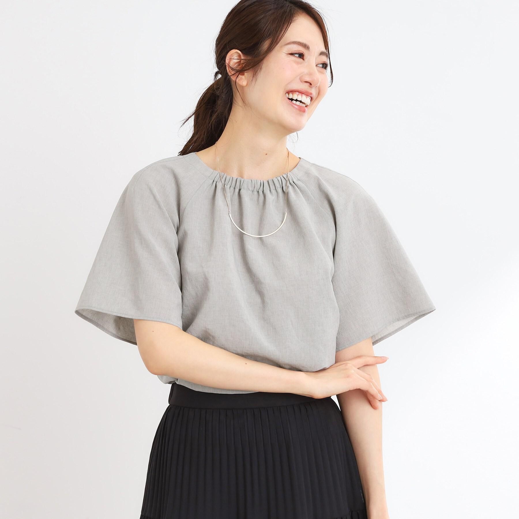 Reflect「【マシンウォッシュ可／セットアップ可／通勤におすすめ】ネックギャザータックブラウス」|シャツ・ブラウス|