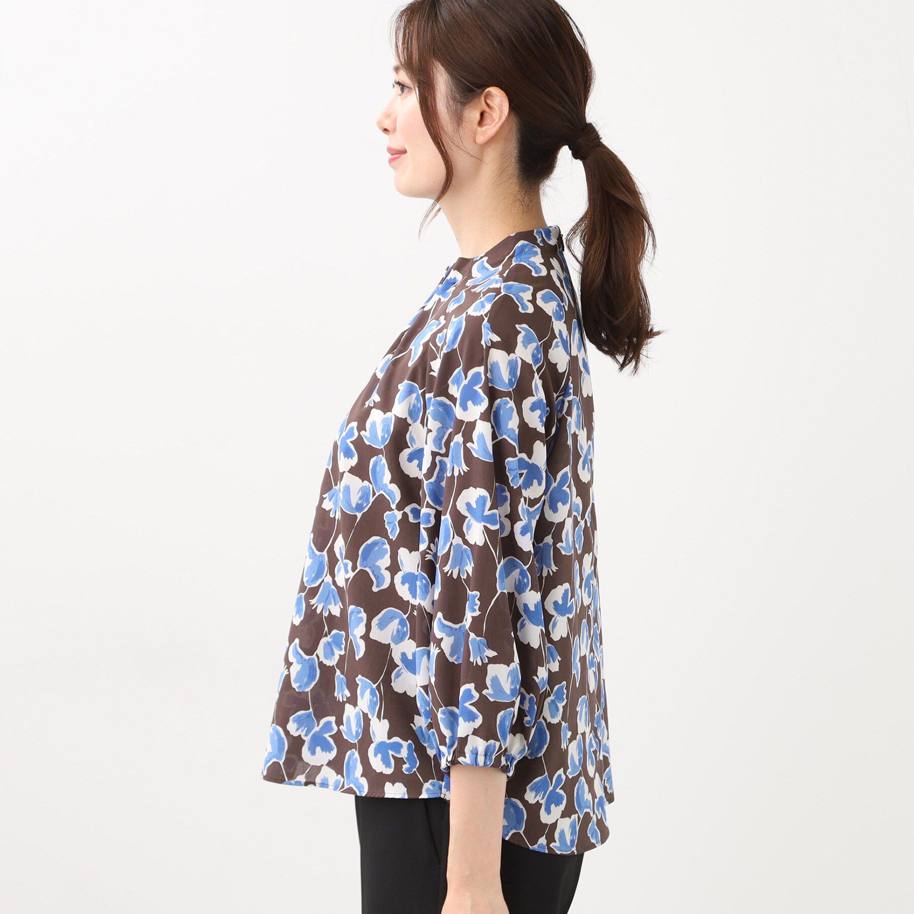 Reflect「【ジャケットのインナーにおすすめ◎】花柄タックデザインブブラウス」|シャツ・ブラウス|
