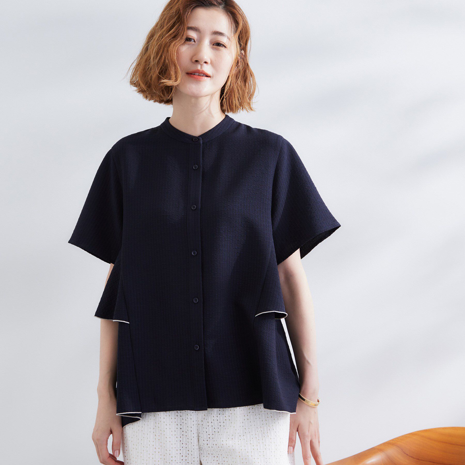 grove「【360&deg;抜かりない】ストライプアソートバックフレアブラウス」|シャツ・ブラウス|ネイビー(094)