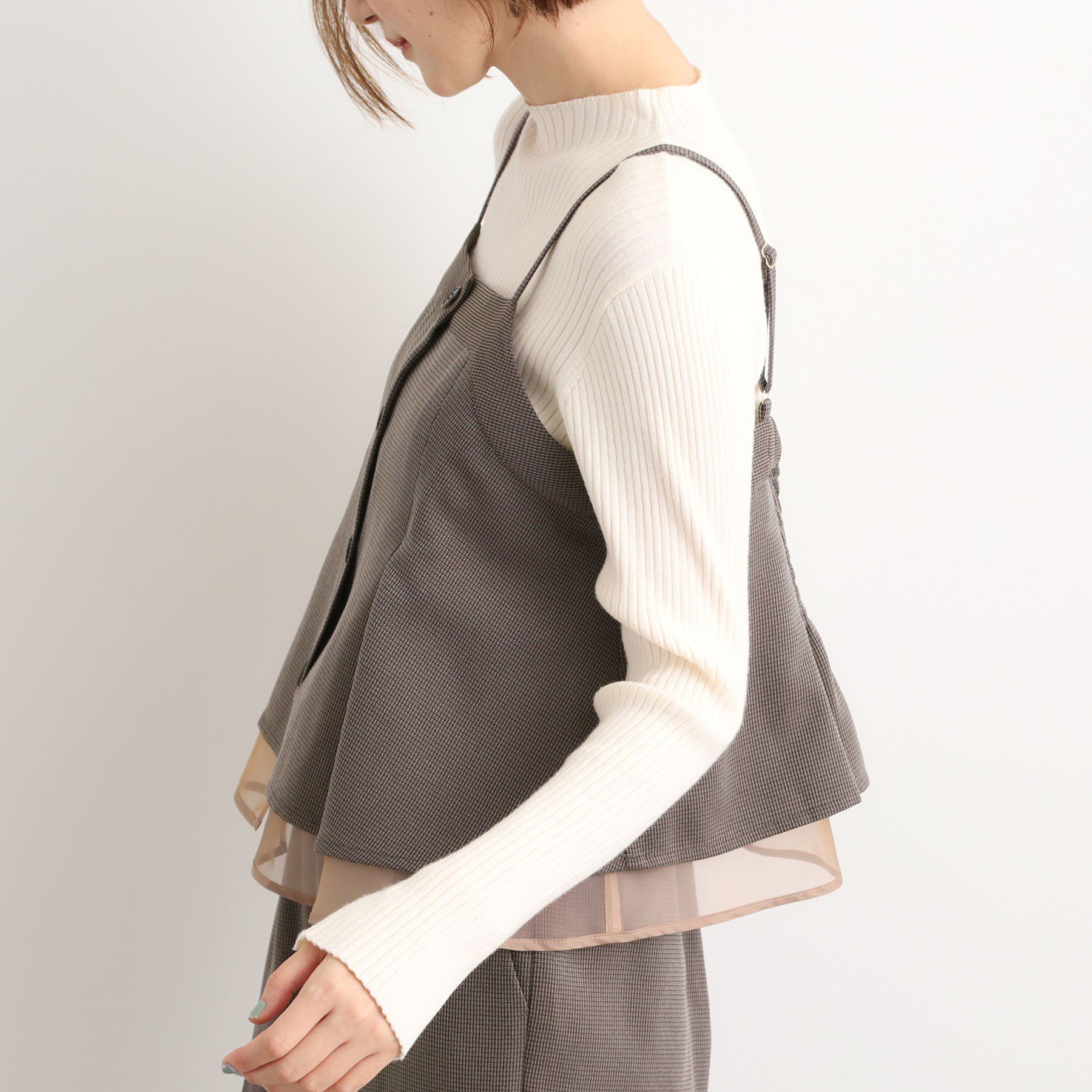 grove「【2点SET/体型カバー】透け感とレイヤードで大人の遊び心を、ビスチェSET UP」|スーツ|