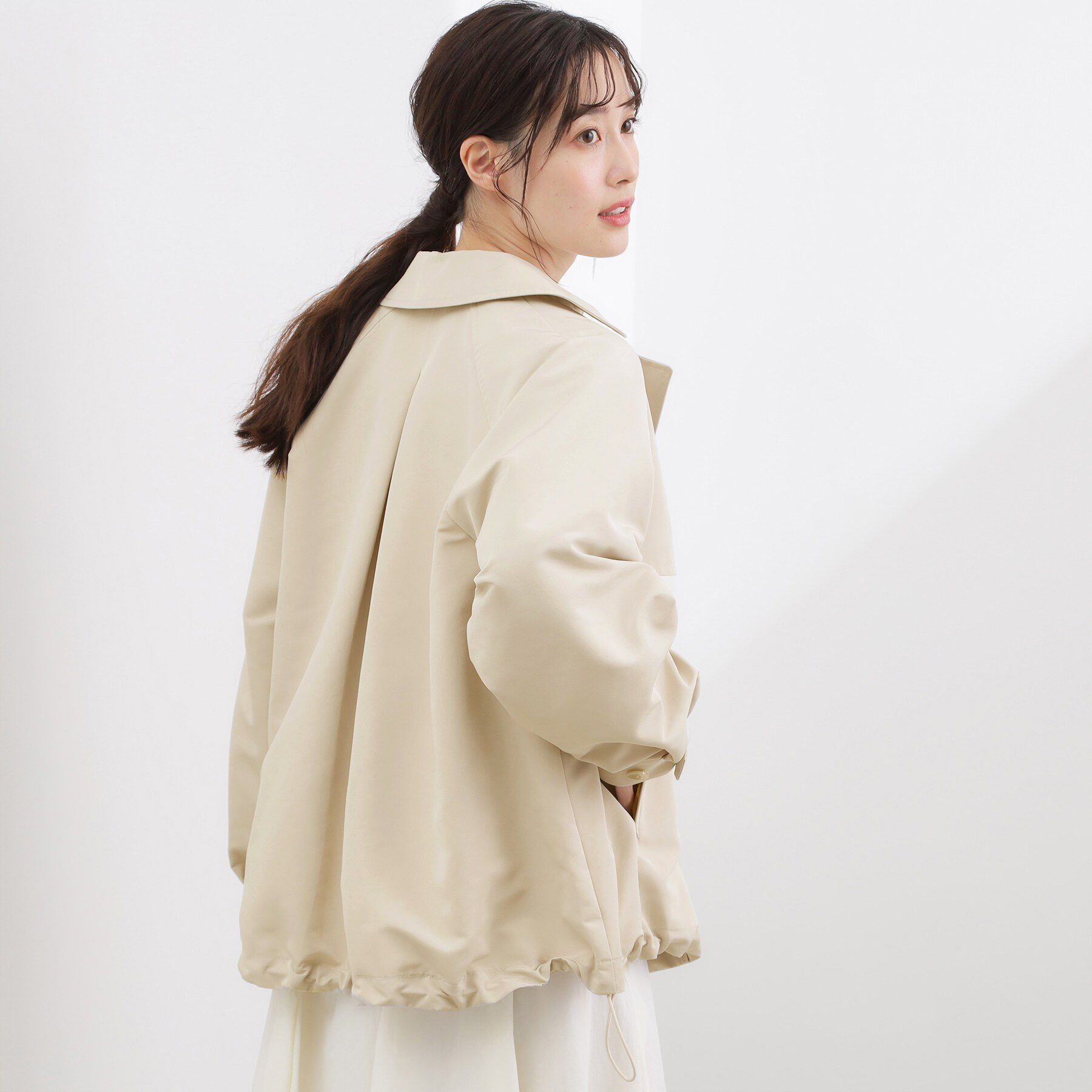 grove「【貴島明日香さん着用】【撥水／シルエット2WAY】軽やかミドルトレンチコート」|トレンチコート|