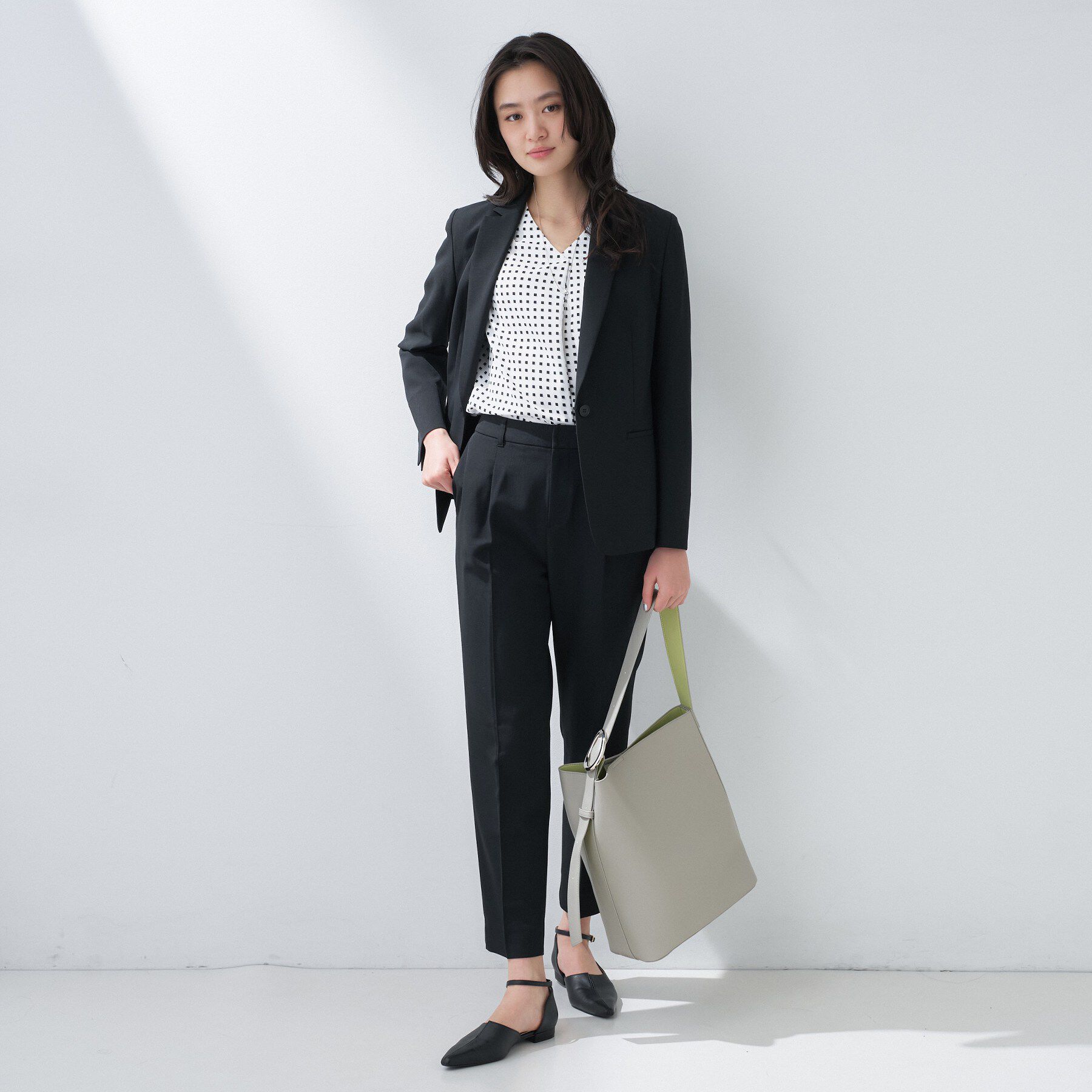 INDIVI「【定番スーツ／UVケア／洗える】ウール調タックテーパードパンツ」|スーツ|