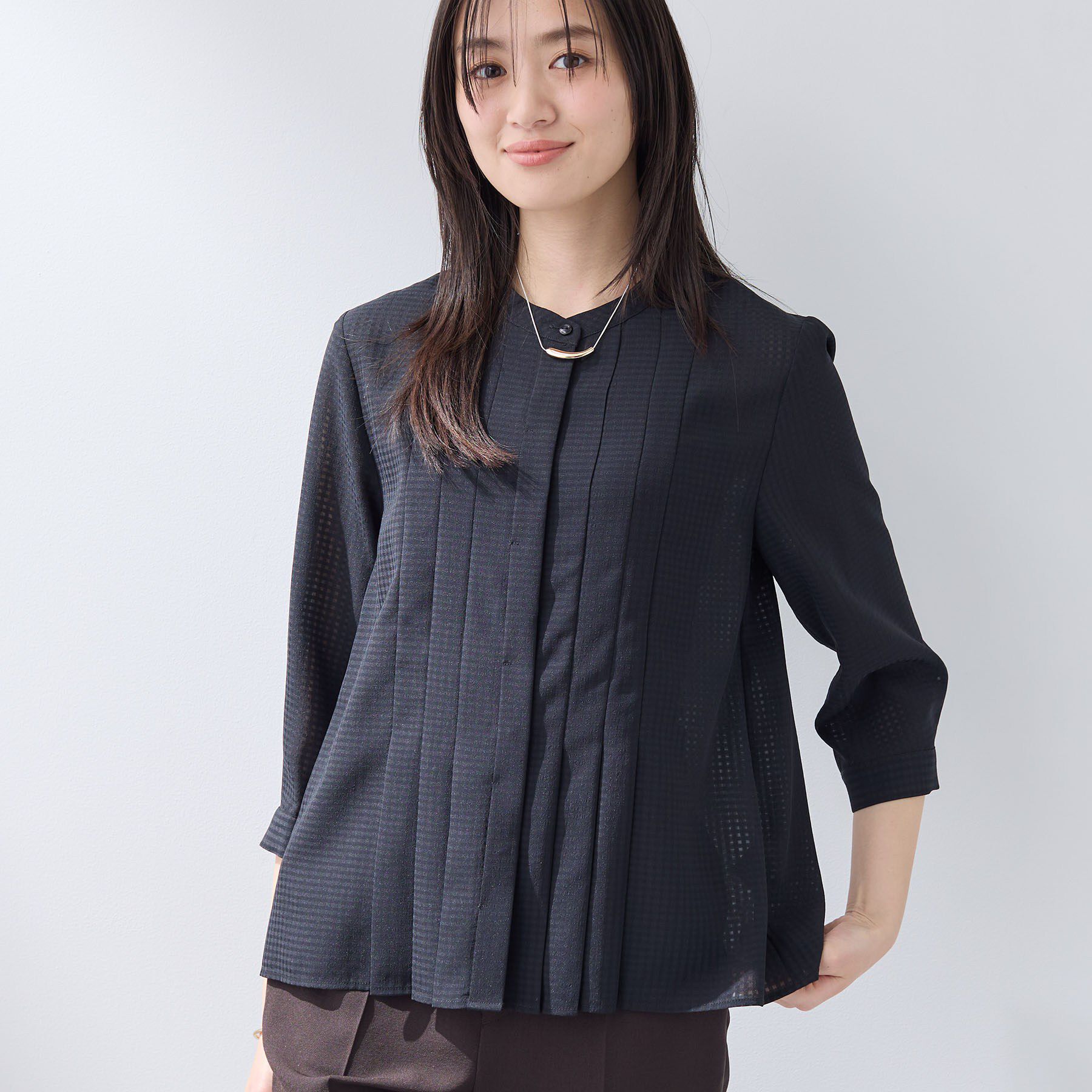 INDIVI「【洗える／大人シアー】タックプリーツ7分袖ブラウス」|シャツ・ブラウス|ブラック(019)