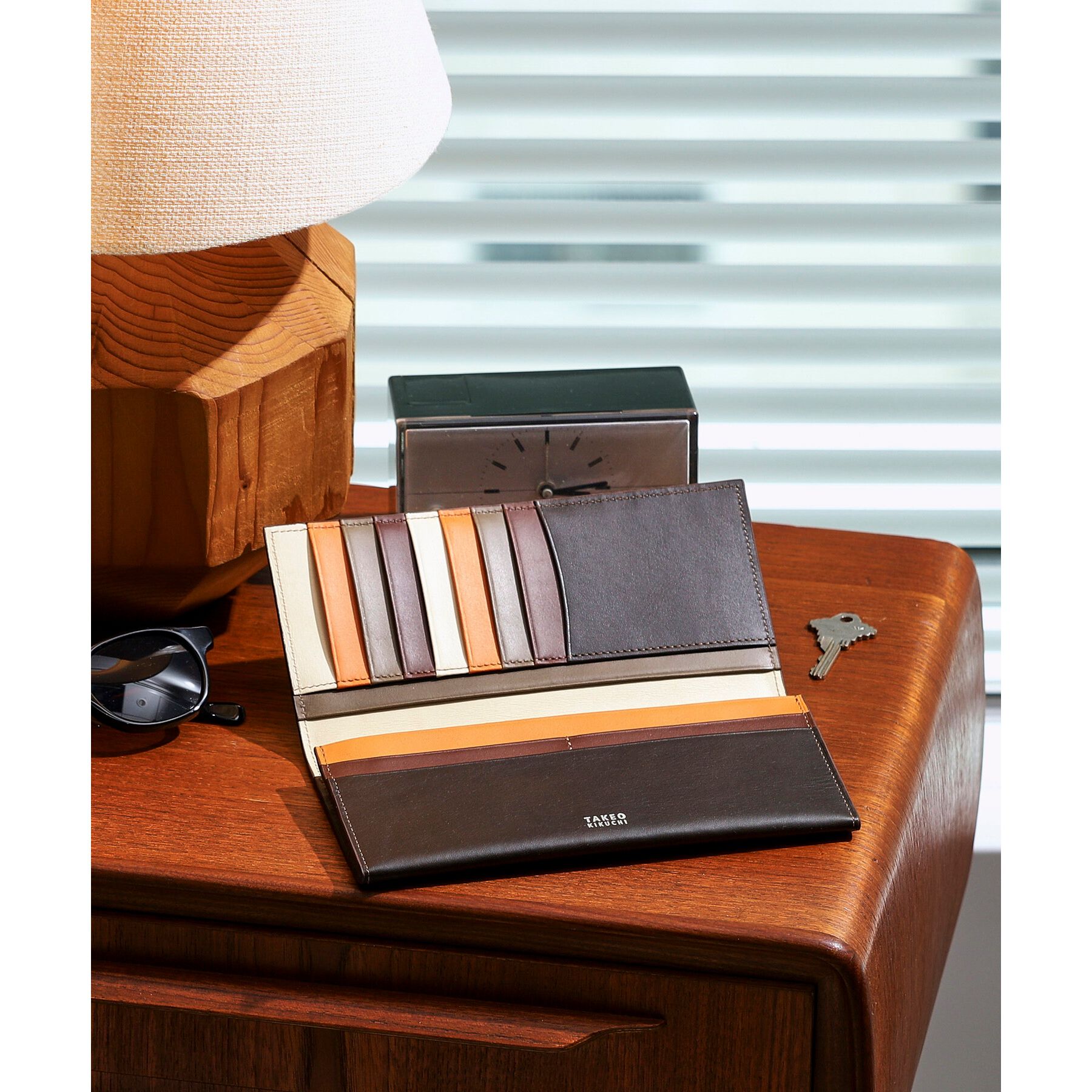 TAKEO KIKUCHI「アンティーク調レザー 2つ折り長財布」|財布|ダークブラウン(54