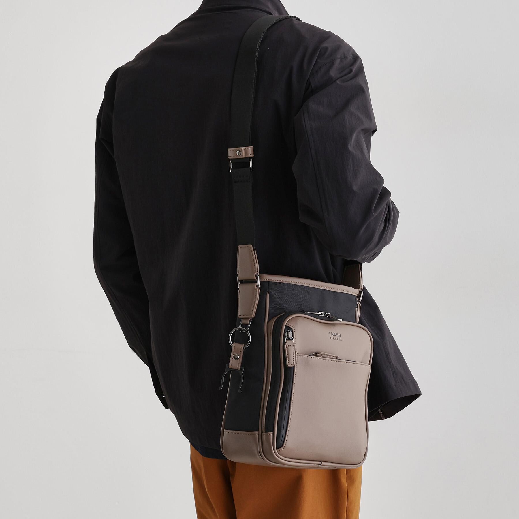 TAKEO KIKUCHI「【撥水機能】 CORDLEY（R）スマートショルダー」|ショルダー・メッセンジャー|