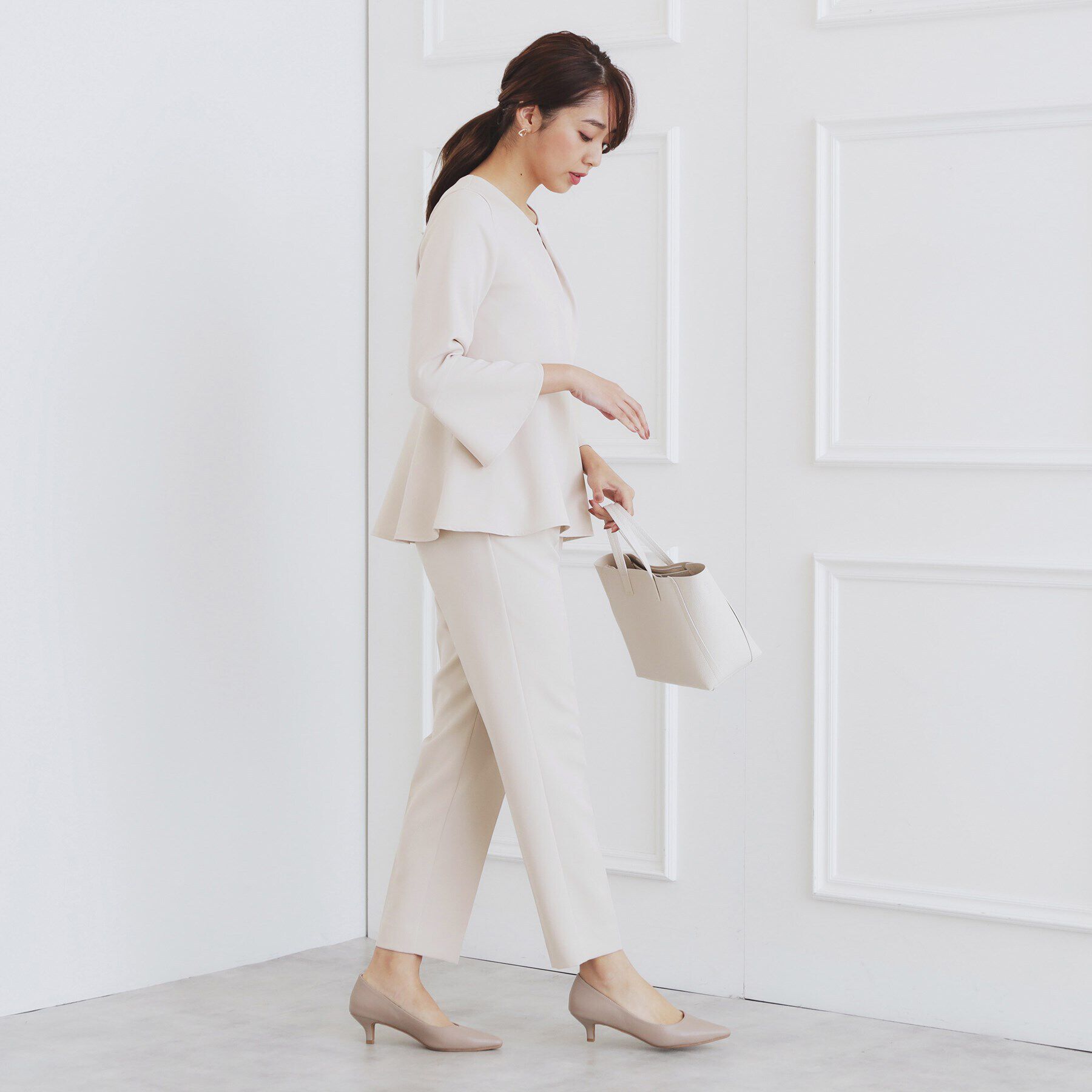 index「＜通勤・セレモニー/セットアップ対応＞フレアスリーブブラウス【洗濯機洗い可/ストレッチ/イージーアイ」|シャツ・ブラウス|