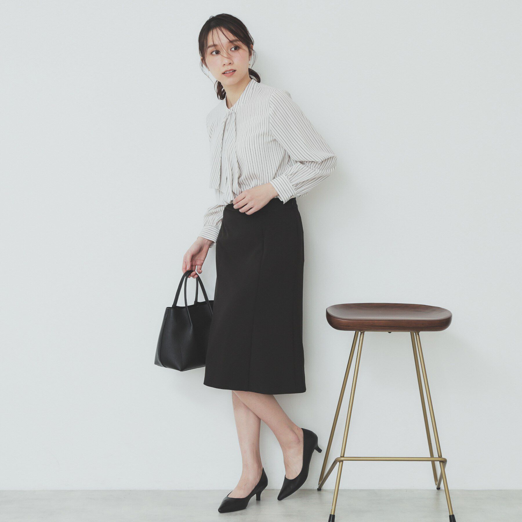 index「《美人百花掲載》アシンメトリーボウタイブラウス【洗濯機洗い可/防シワ】」|シャツ・ブラウス|