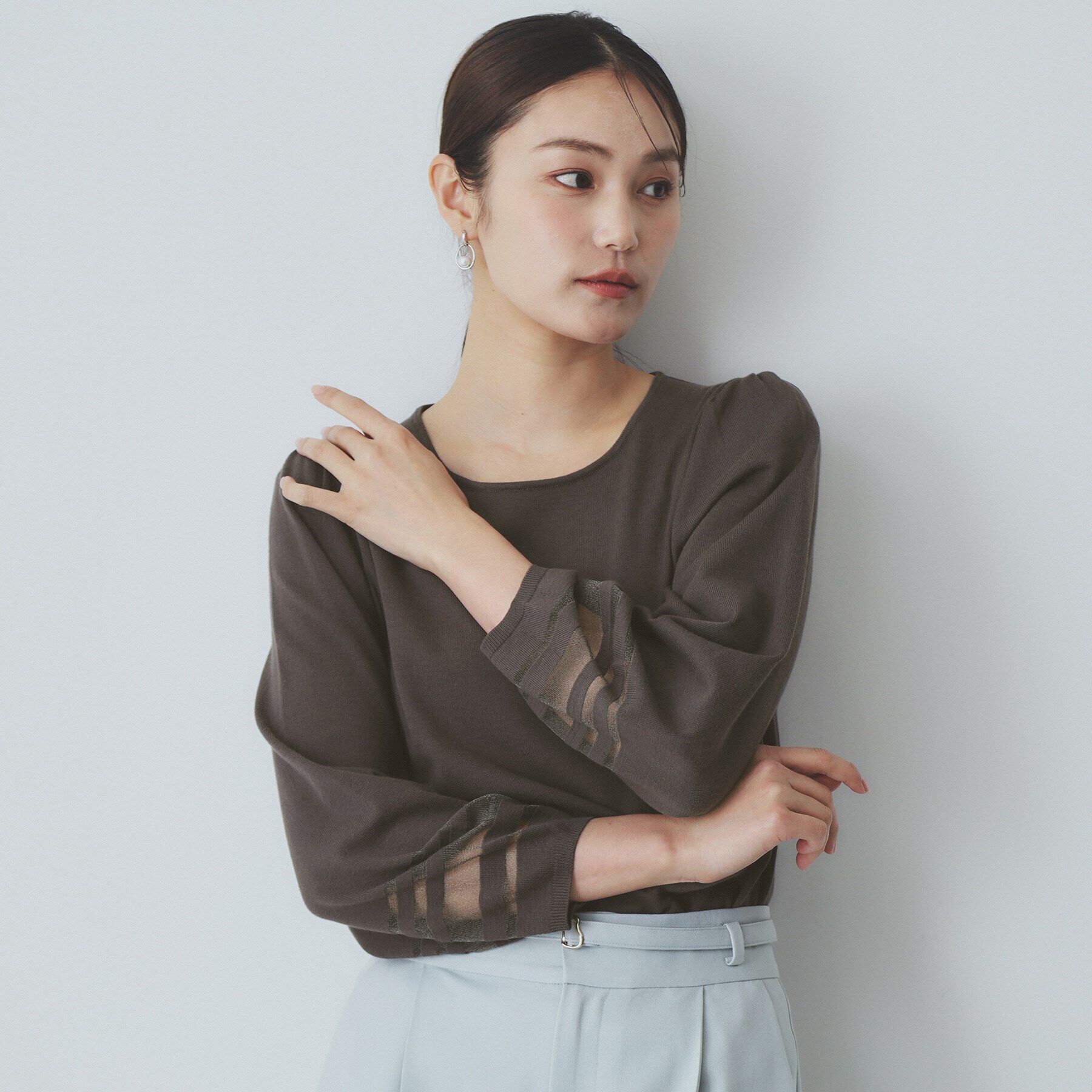 index「シアーラインパフスリーブニット【UV/洗濯機洗い可】」|ニット・セーター|チャコールグレー(0