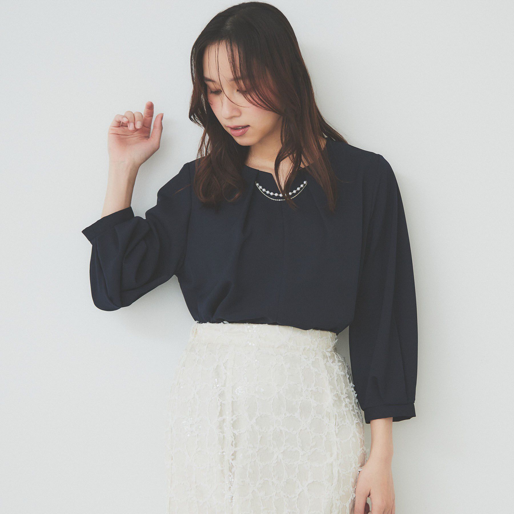 index「2WAYキーネックタックブラウス【洗濯機洗い可/防シワ】」|シャツ・ブラウス|ネイビー(094)