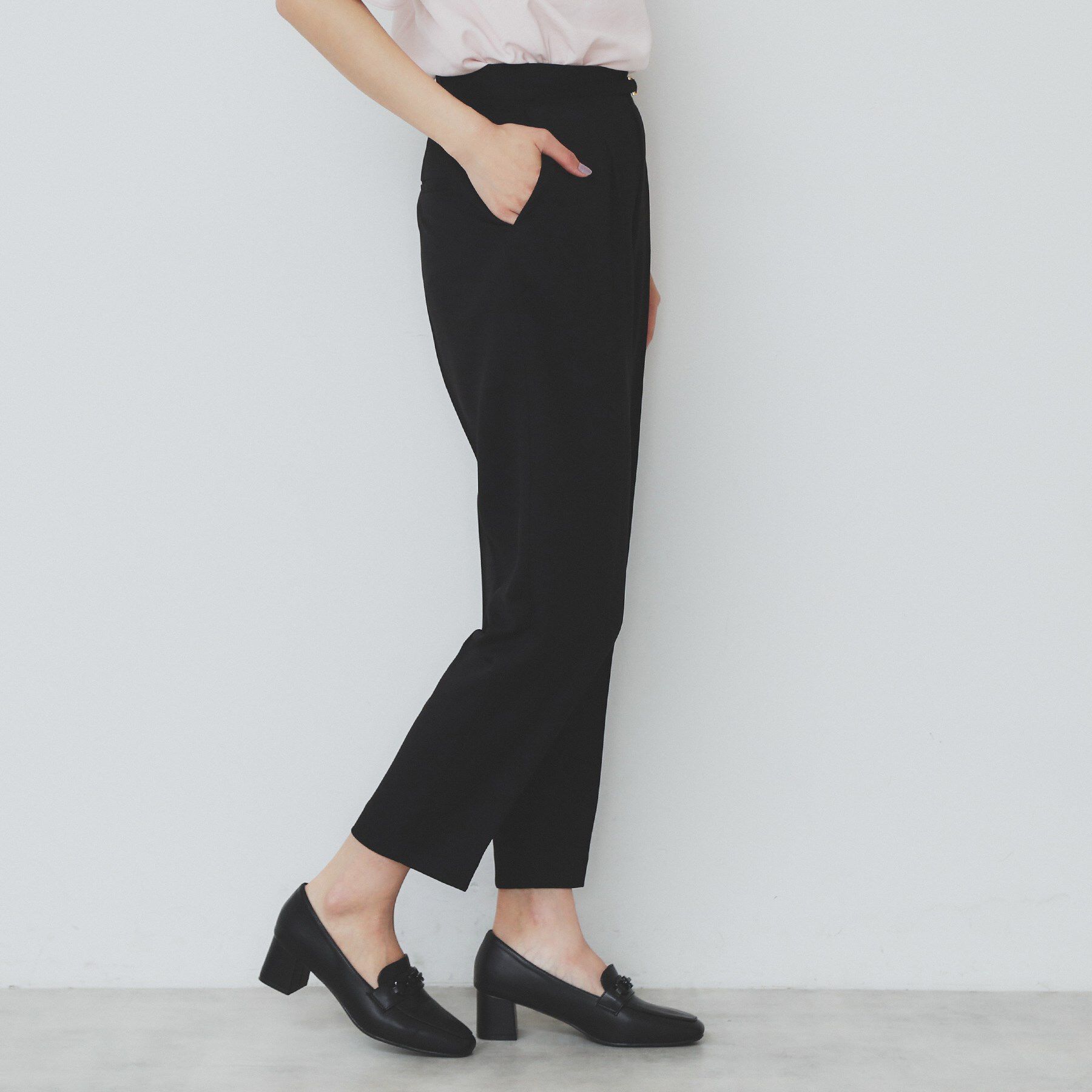 index「ストレッチテーパードパンツ【洗濯機洗い可/吸水速乾/防シワ】」|その他|