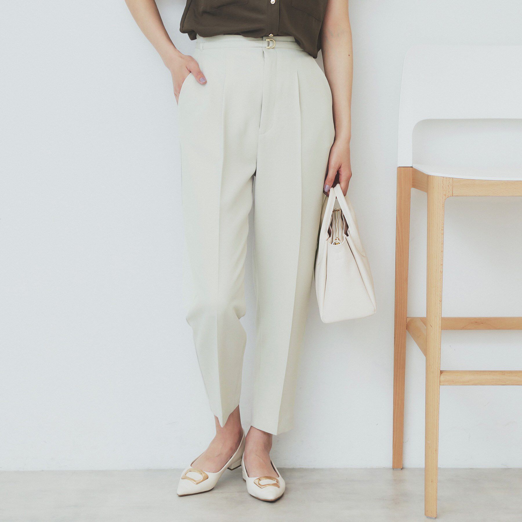 index「ストレッチテーパードパンツ【洗濯機洗い可/吸水速乾/防シワ】」|その他|グレージュ(050)