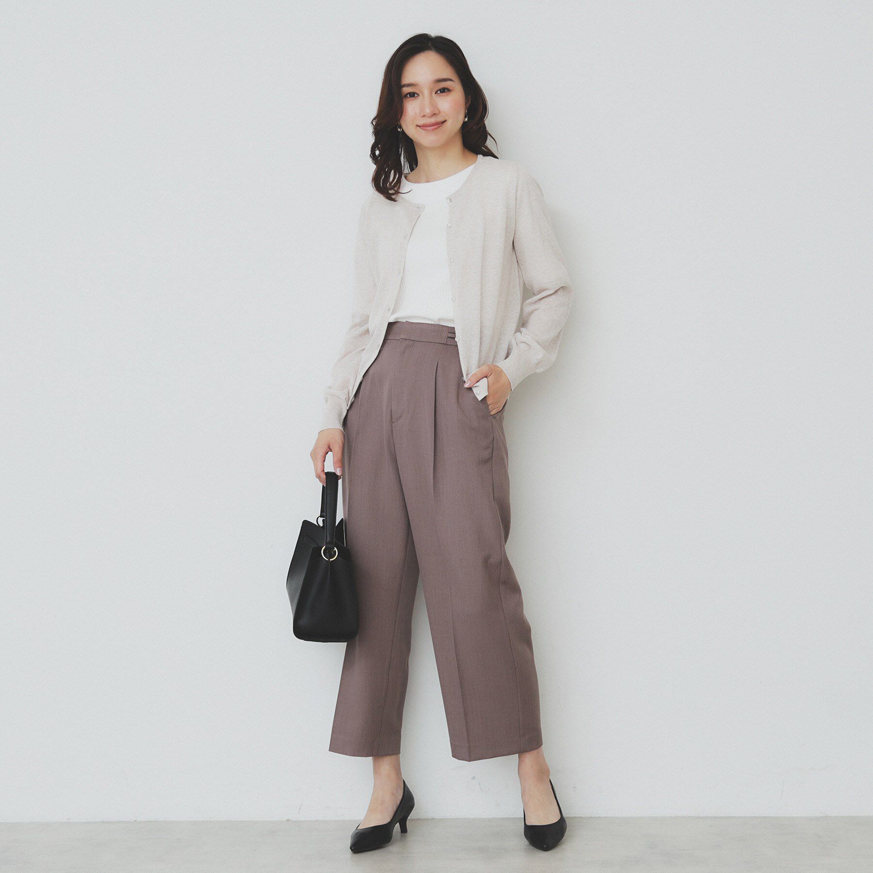 index「《7色展開/XS-LLサイズ》ビジューボタンクルーネックカーディガン【洗濯機洗い可】」|カーディガン|