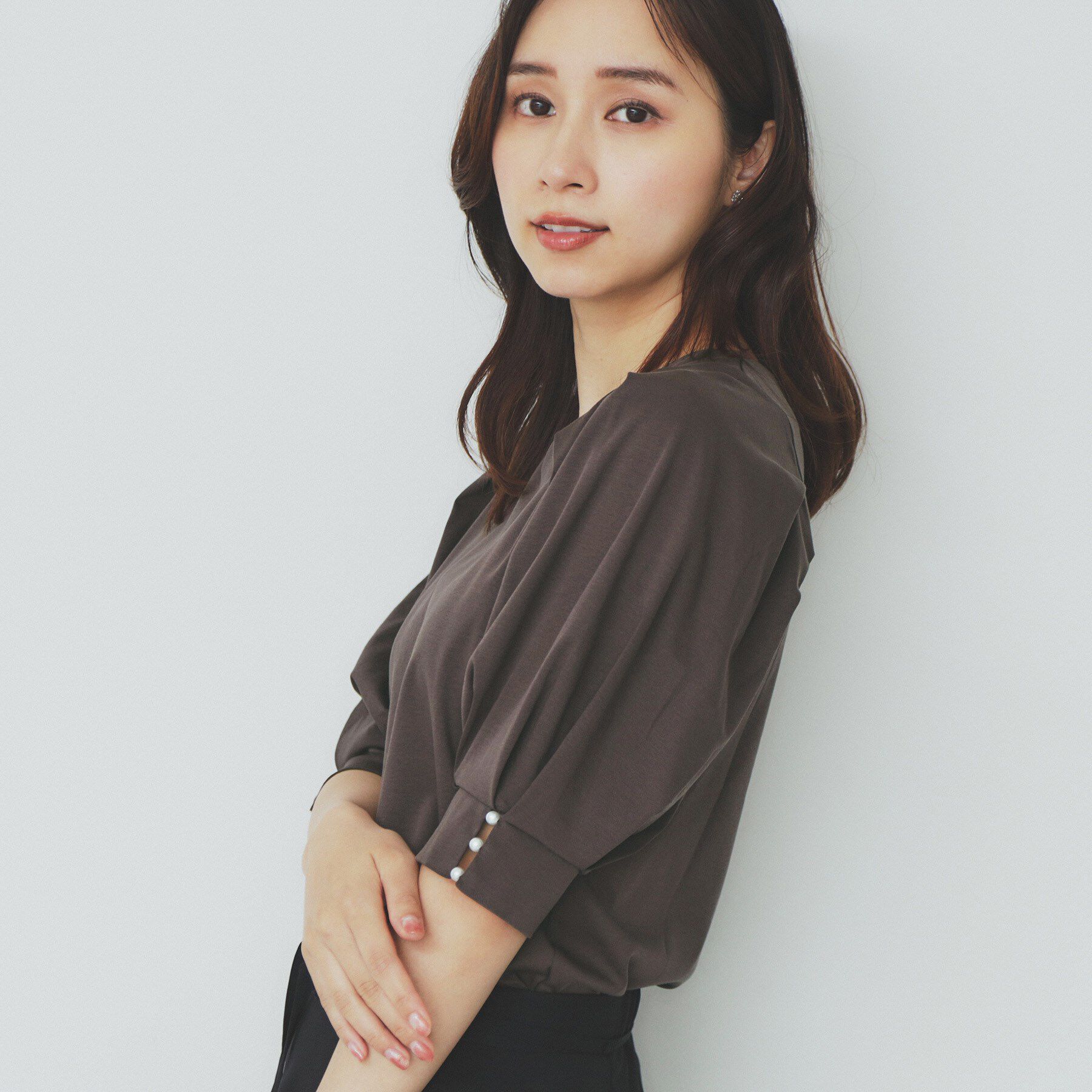 index「《5色展開》Vネックタックパフスリーブトップス【洗濯機洗い可/UVケア/接触冷感】」|Tシャツ・カットソー|