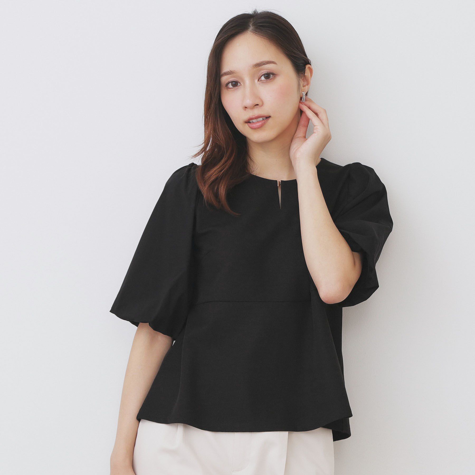 index「《S-LLサイズ》バルーンスリーブペプラムトップス【洗濯機洗い可/接触冷感/UVケア】」|Tシャツ・カットソー|ブラック(019)