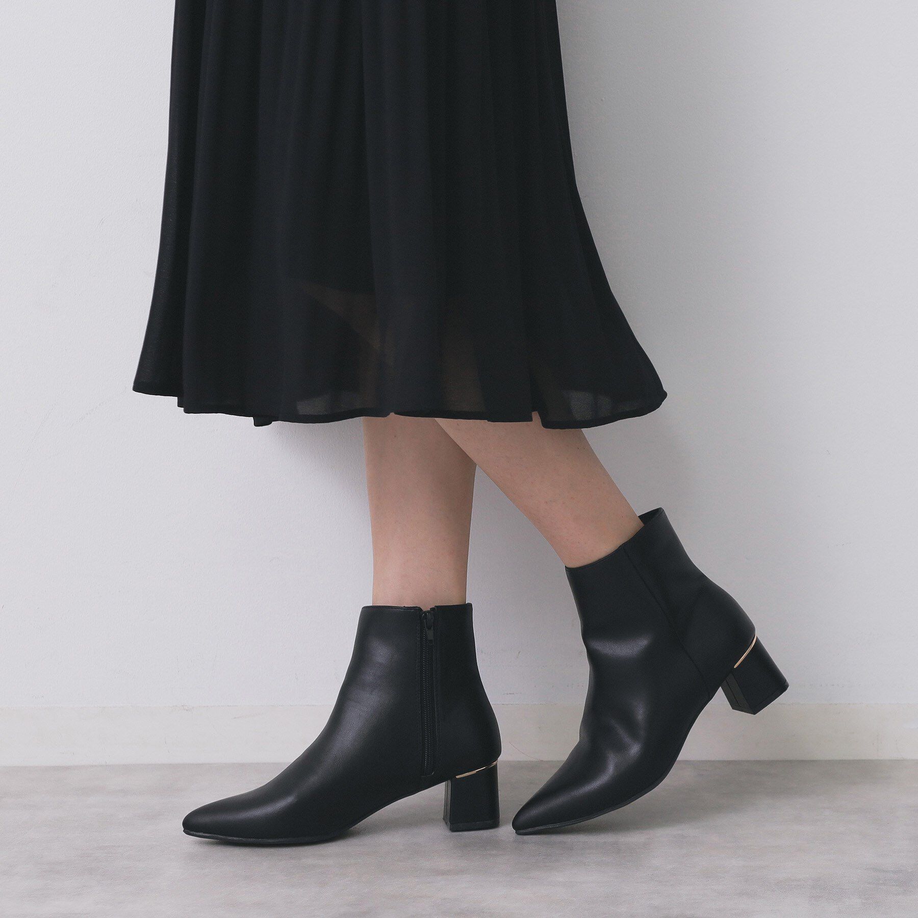 index「【抗菌防臭】レザー調スムースショートブーツ」|ショートブーツ|