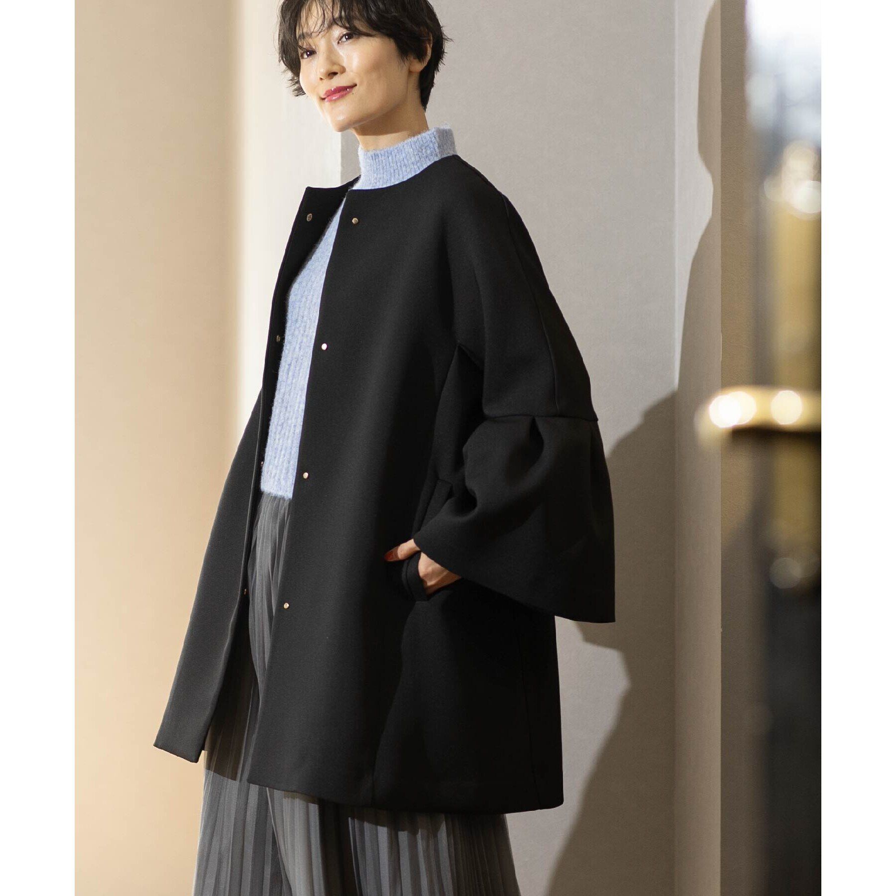 OPAQUE.CLIP「フレアスリーブミドルコート【洗える】」|ノーカラーコート|ブラック(019)