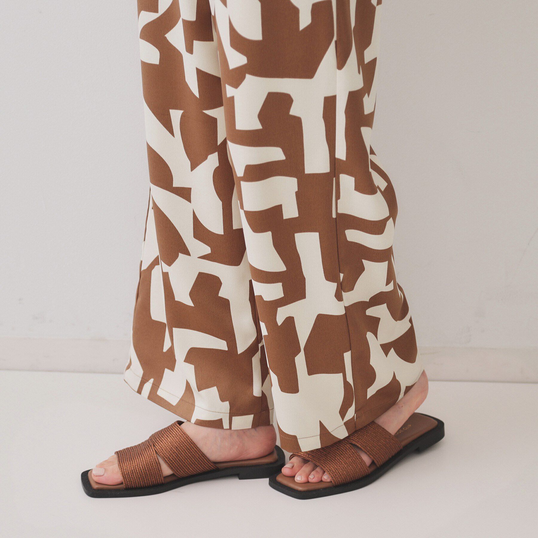 OPAQUE.CLIP「幾何プリントイージーワイドパンツ【洗濯機洗い可】」|その他|