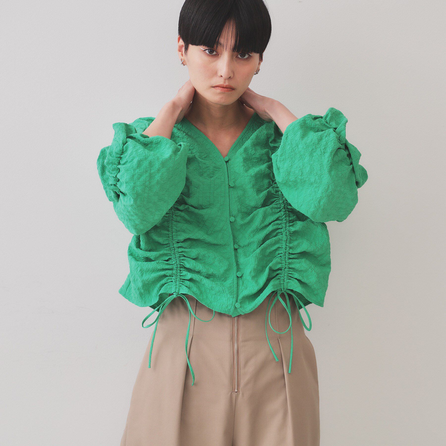 OPAQUE.CLIP「ふくれジャカードシャーリングデザインブラウス【洗濯機洗い可】」|シャツ・ブラウス|