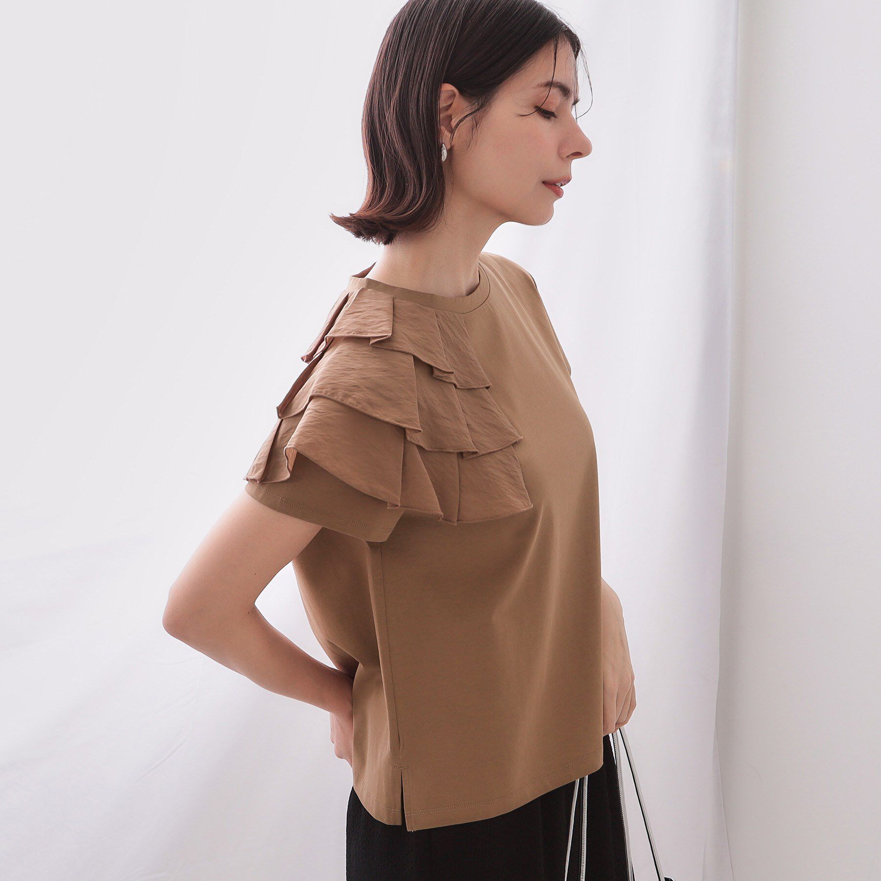 OPAQUE.CLIP「ショルダーフリルドッキングカットソー【UV/接触冷感/洗濯機洗い可】」|Tシャツ・カットソー|モカブラウン(042