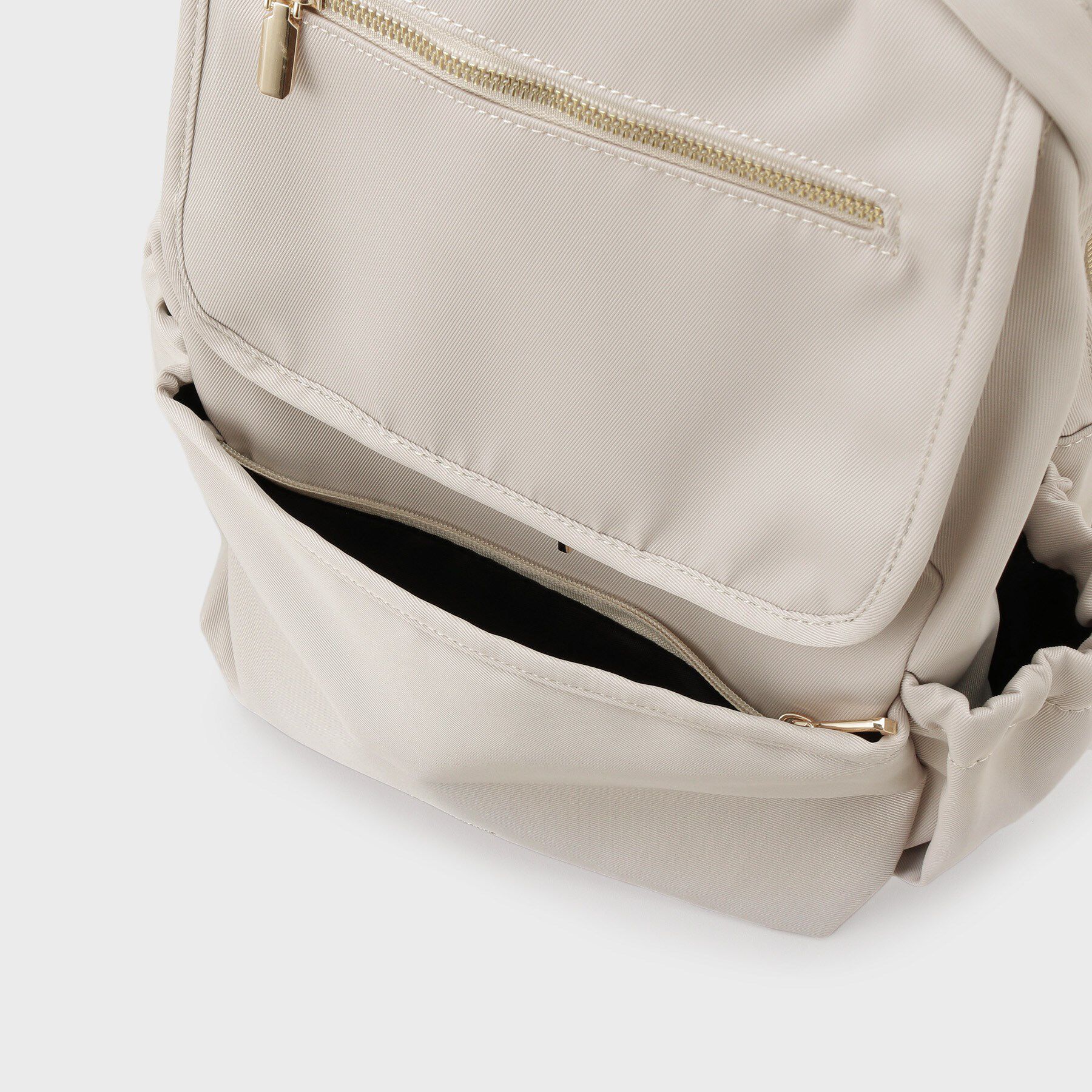 OPAQUE.CLIP「【撥水加工/多ポケット/A4サイズ対応】マルチファンクションツイルリュックサック」|リュック|