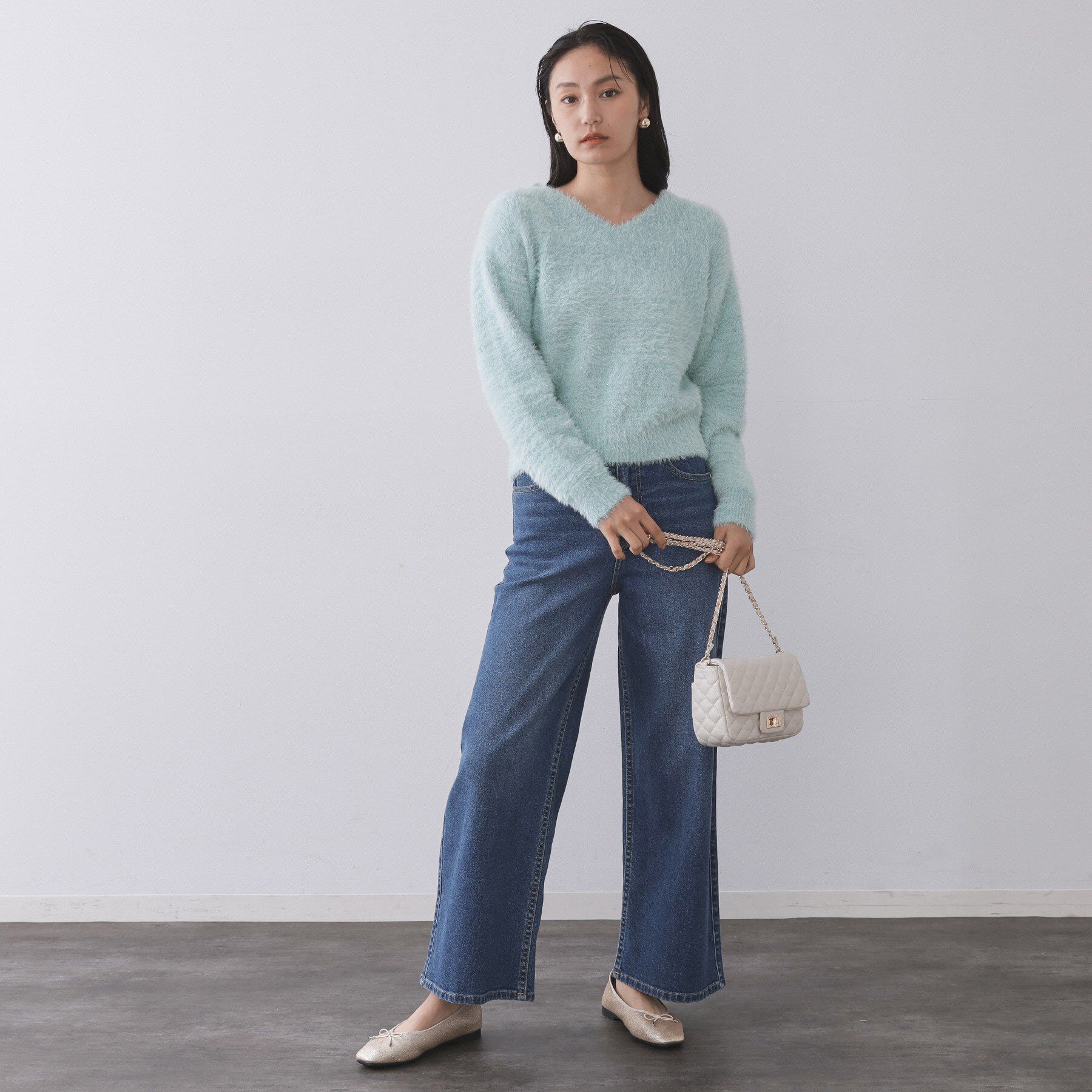 OPAQUE.CLIP「スパンコールフェザーVネックニット【洗濯機OK】」|ニット・セーター|