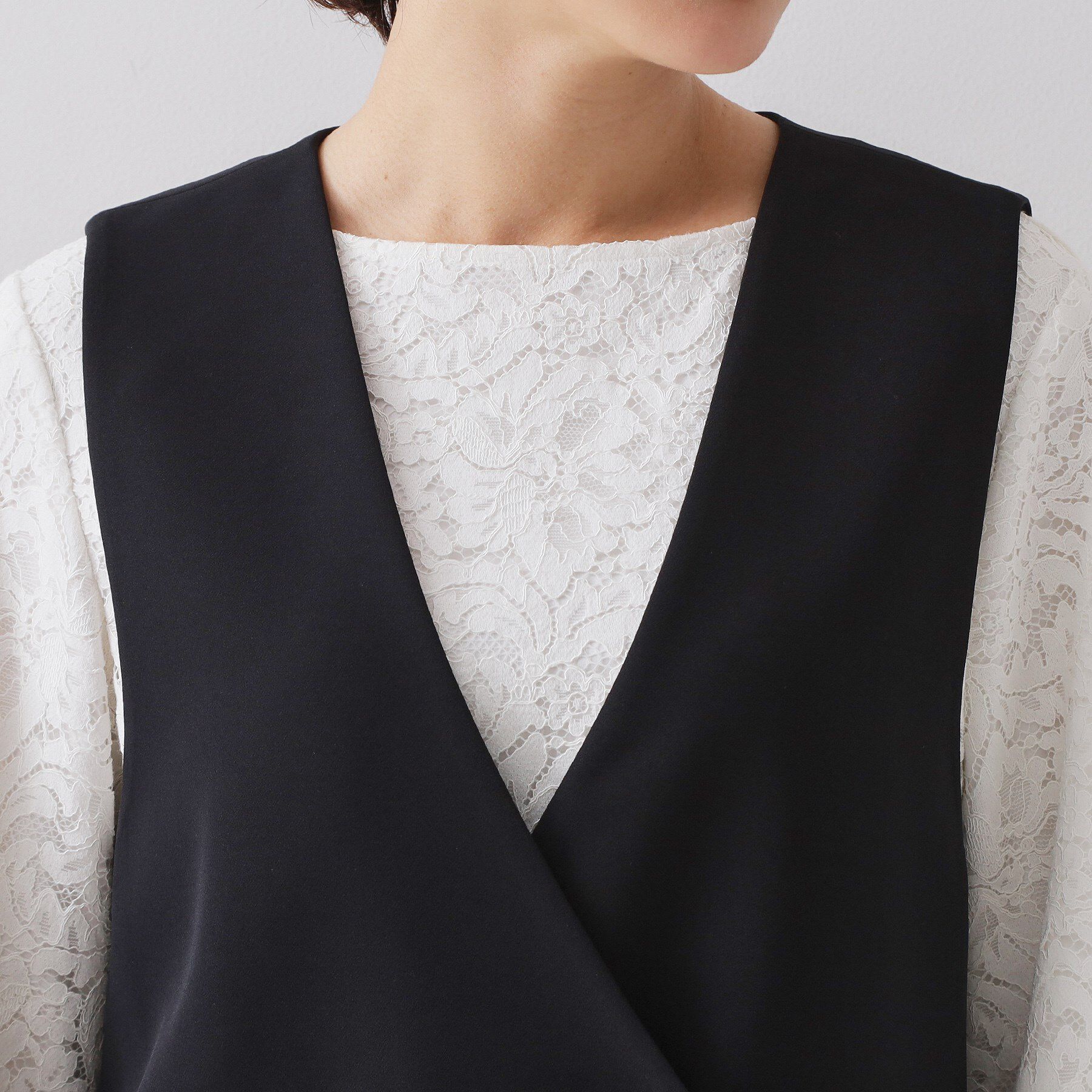 OPAQUE.CLIP「≪通勤・セレモニー対応≫Vネックミドルジレ【洗濯機OK】」|ベスト・ジレ|