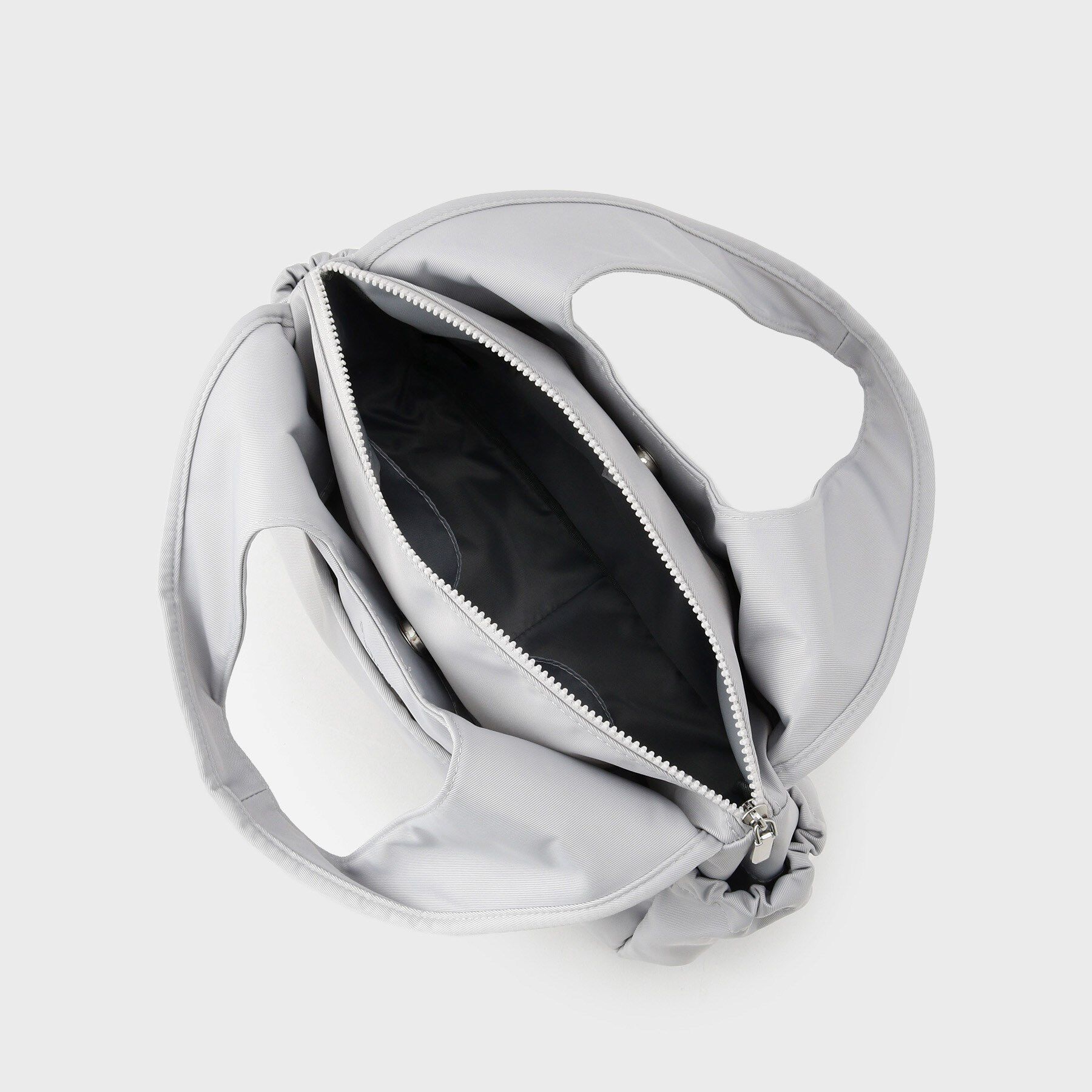 OPAQUE.CLIP「フロントポケット3層デザイントライアングルミドルトートバッグ【マルチポケット】」|トートバッグ|