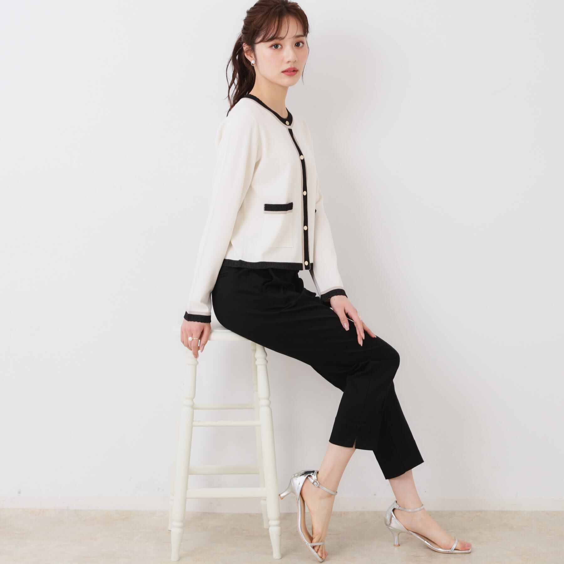 Couture broach「【スッキリ見え・美脚・通勤】リボンポイントサテストパンツ」|その他|ブラック(019)