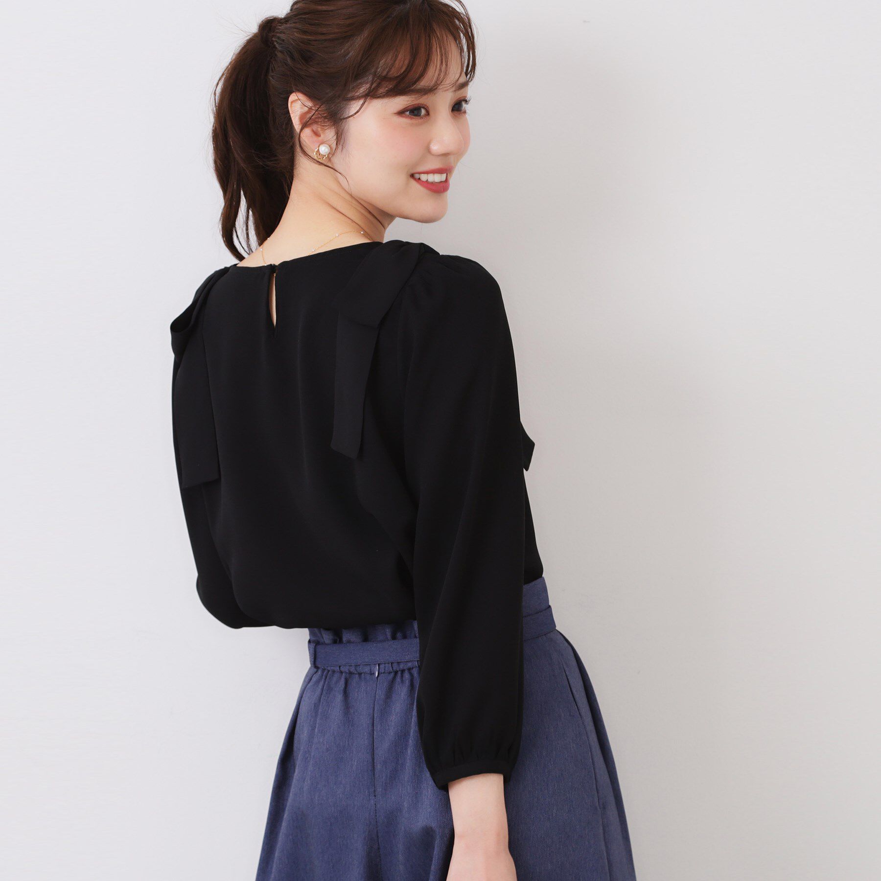 Couture broach「【フェミニン・通勤】肩リボンシフォンブラウス」|シャツ・ブラウス|