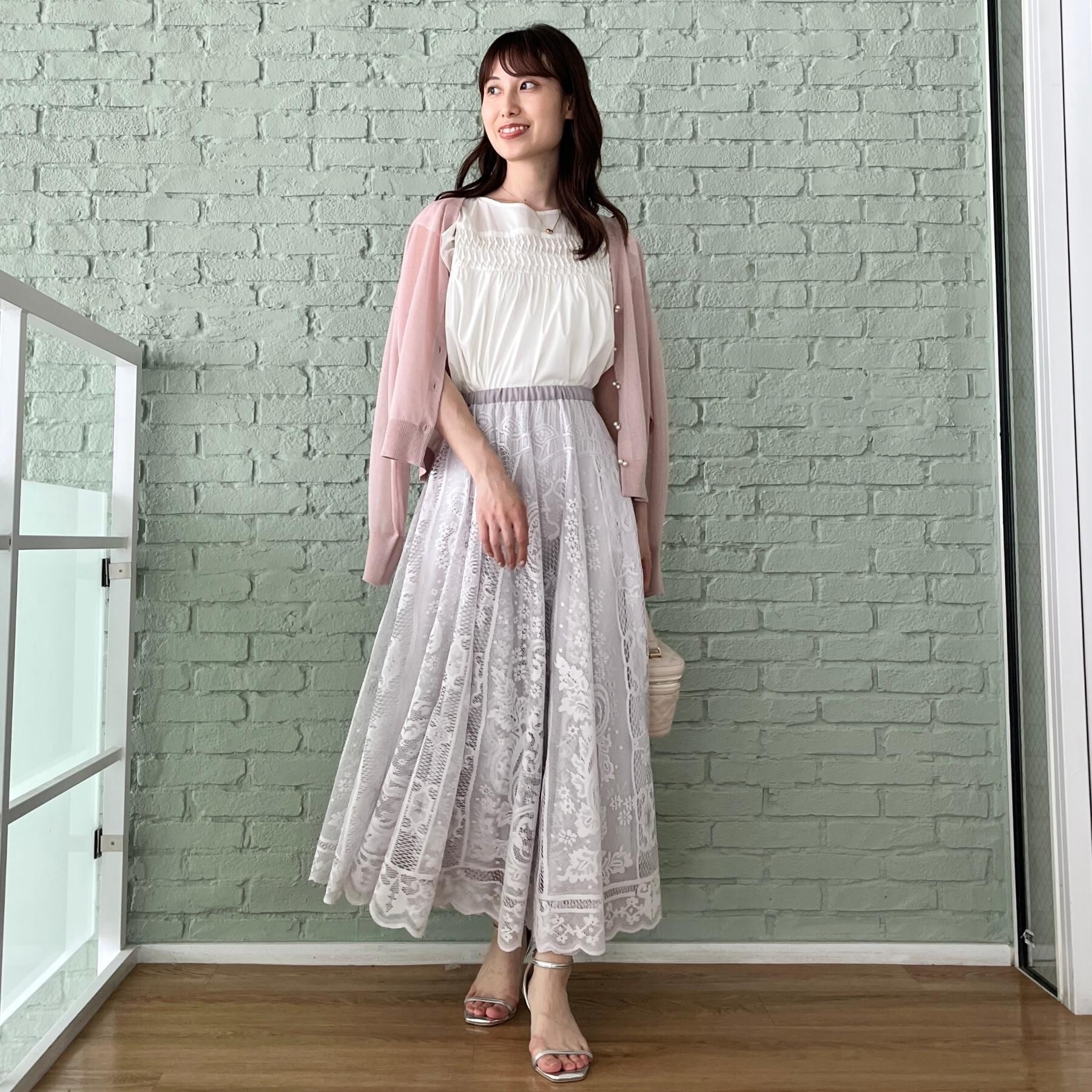 Couture broach「【上品な透け感・通勤】ダブルパール調釦シアーカーディガン」|カーディガン|